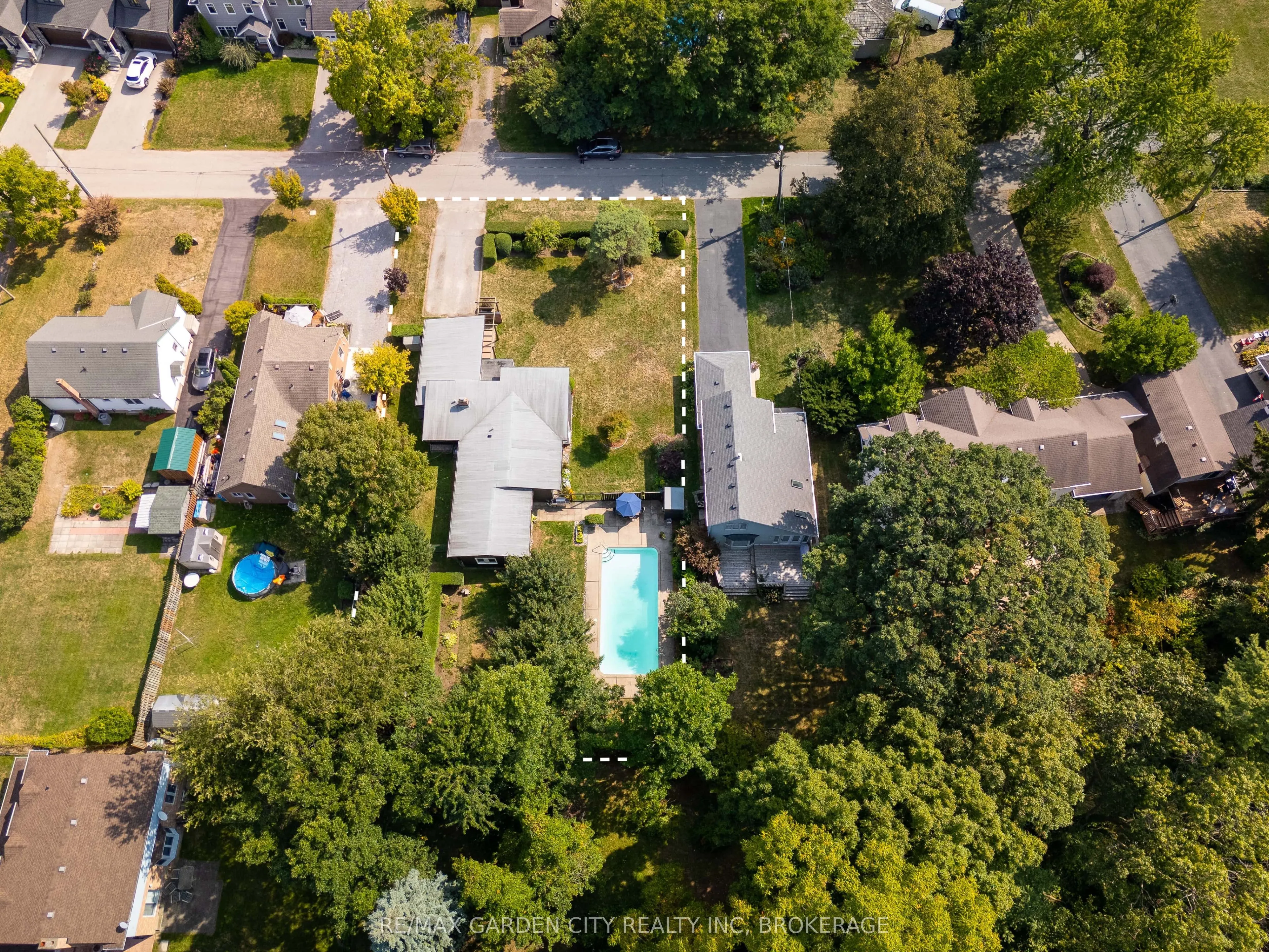 46 HENLEY Drive