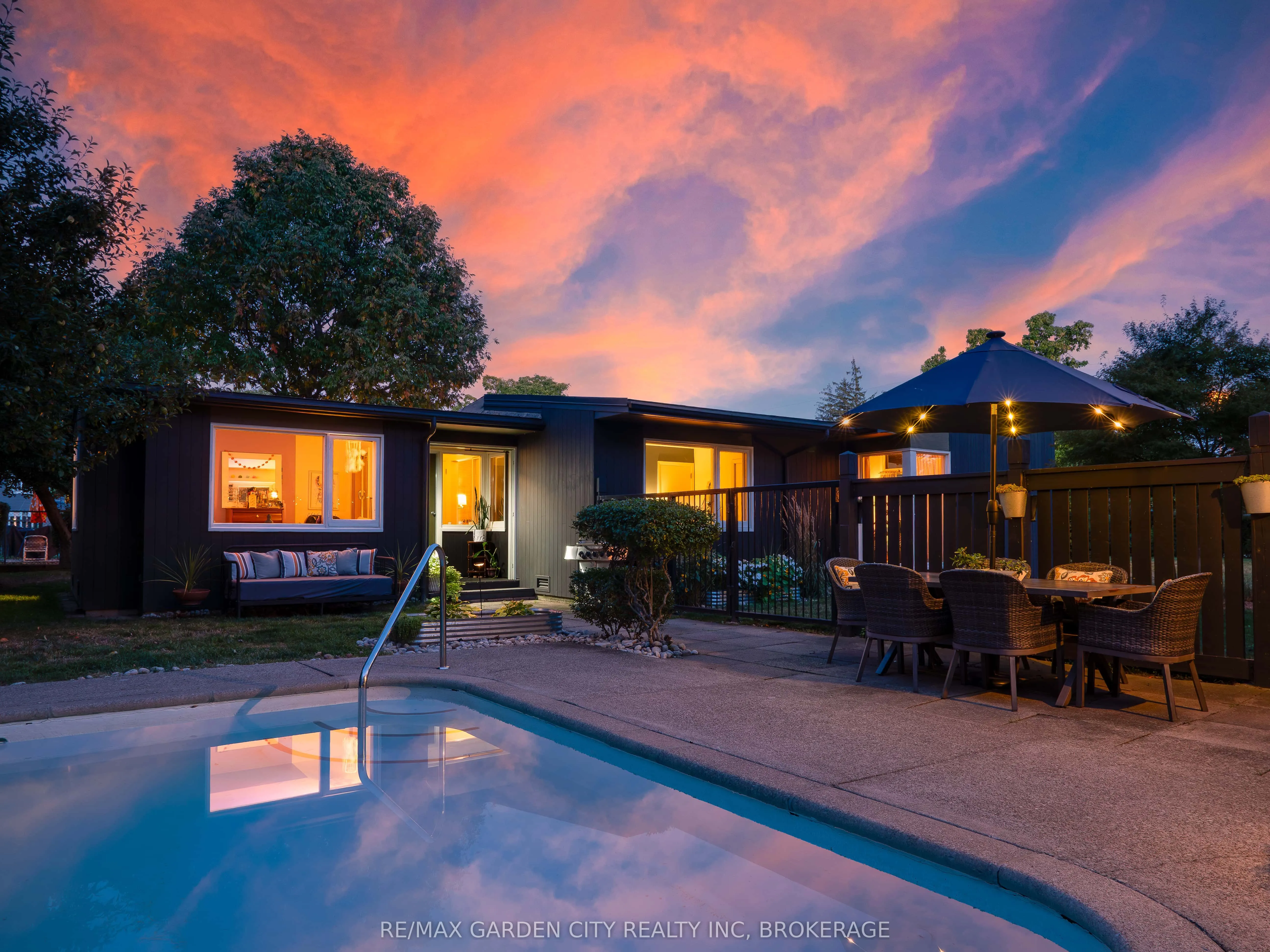 46 HENLEY Drive