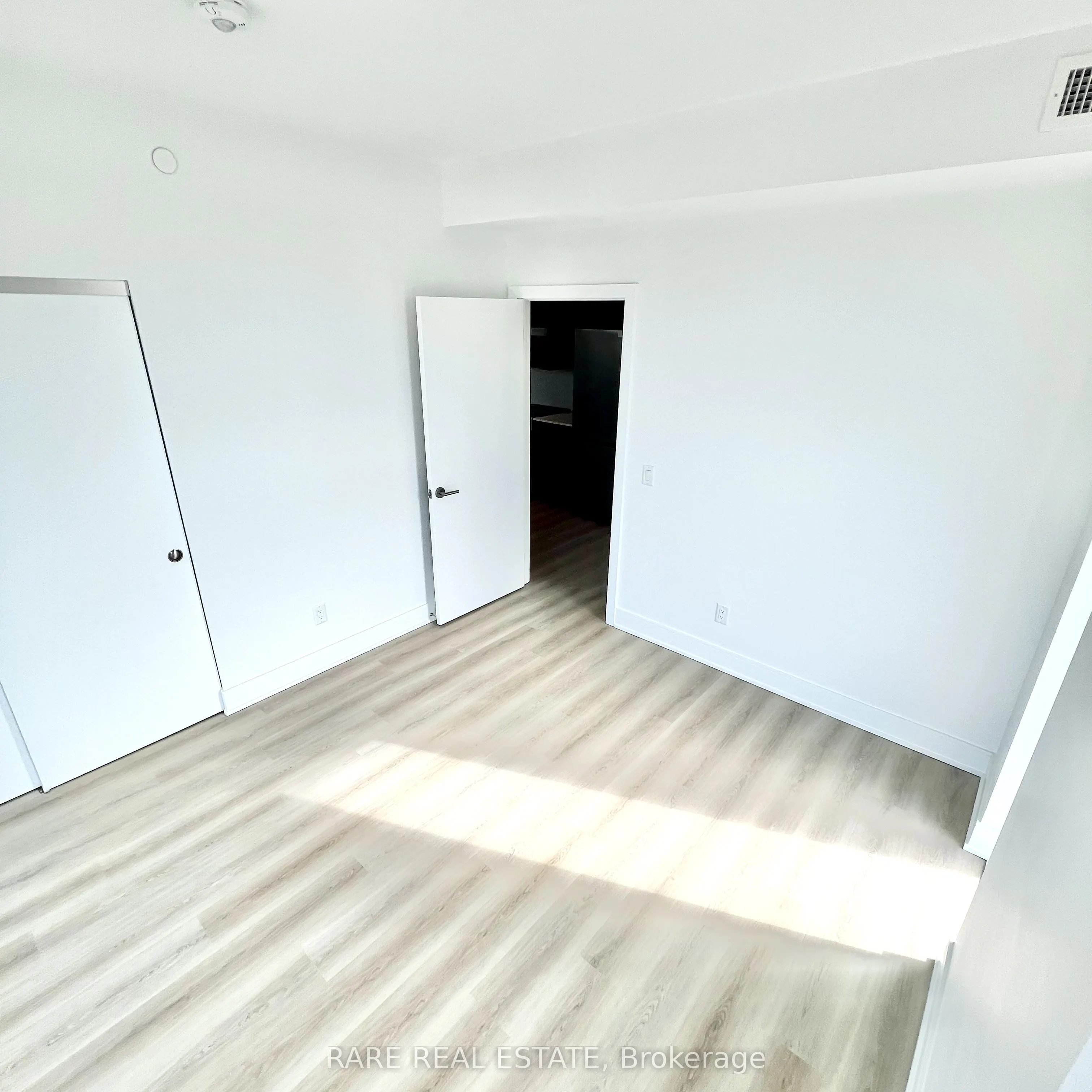 25 Wellington Street S, #1603