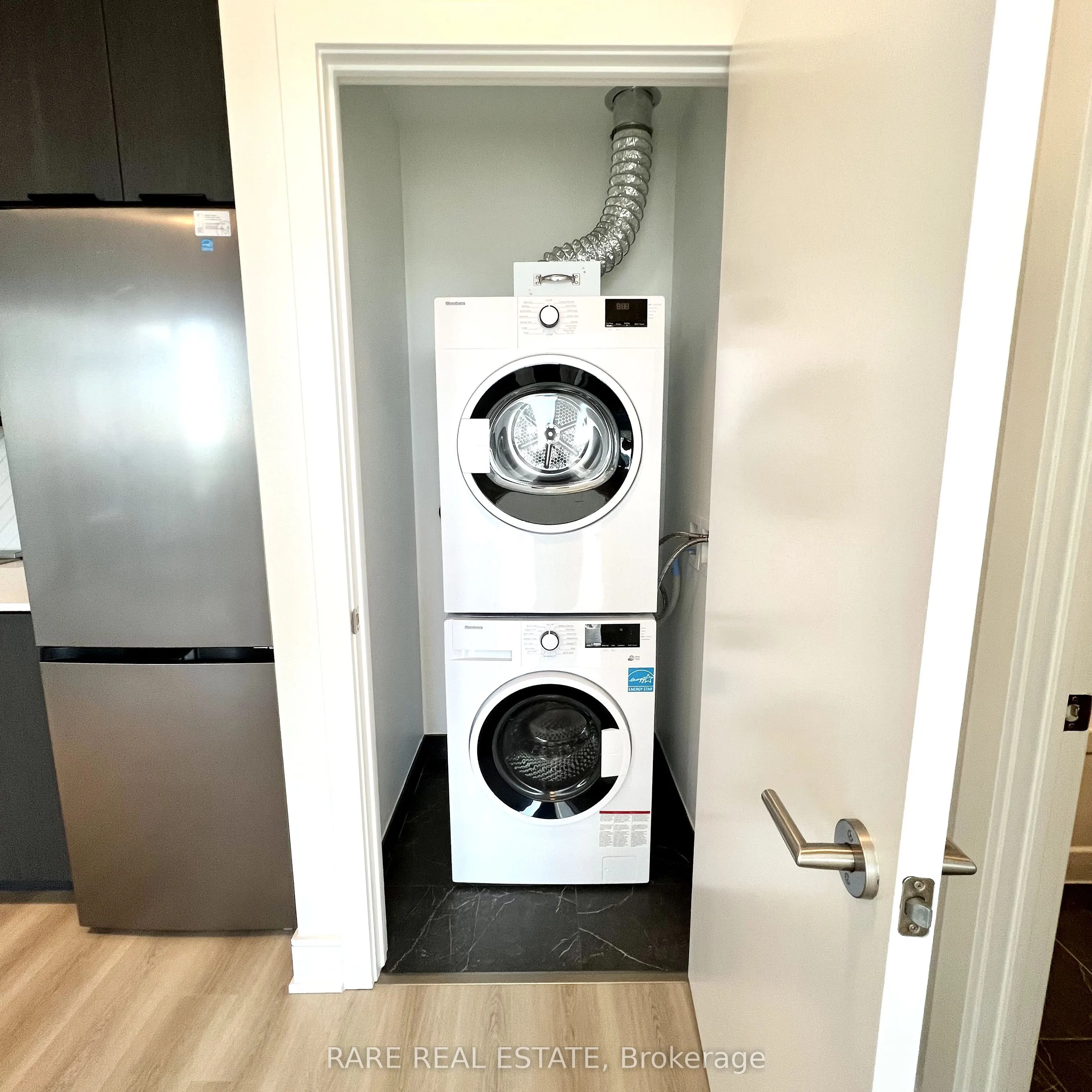 25 Wellington Street S, #1603