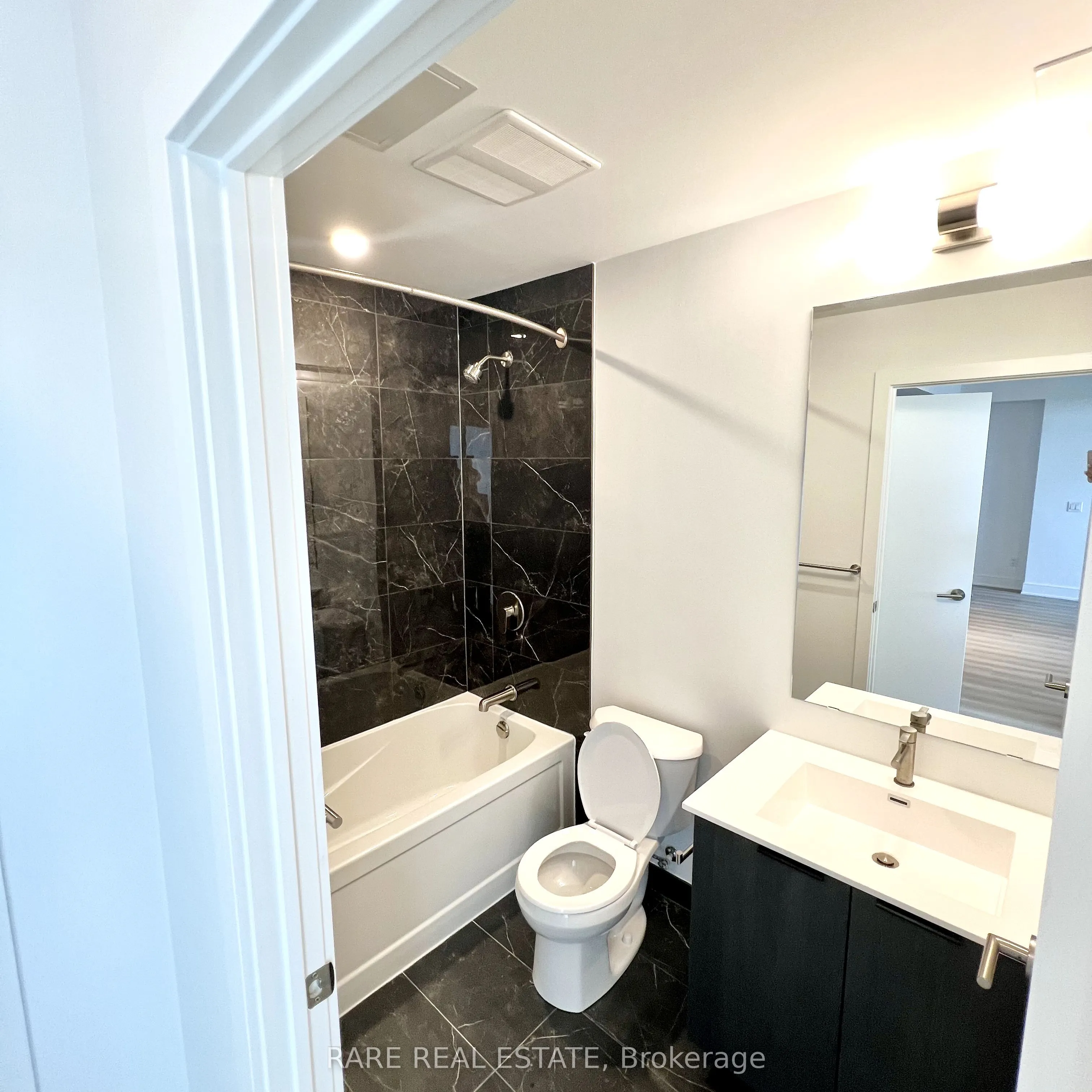 25 Wellington Street S, #1603