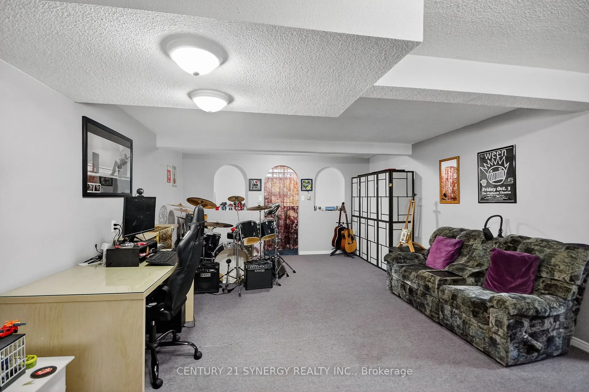61 Fieldgate Drive