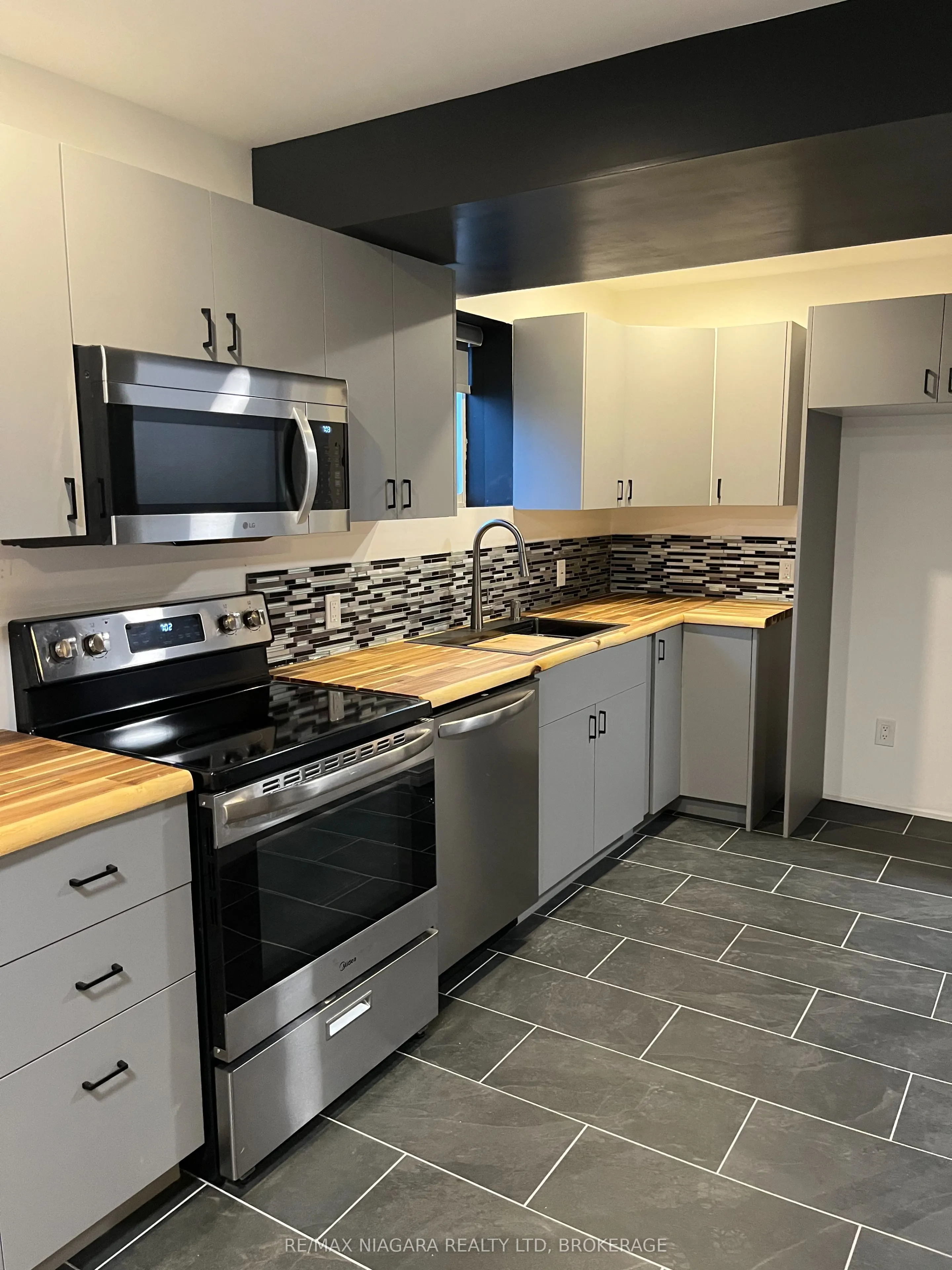7701 Cortina Crescent, #Lower