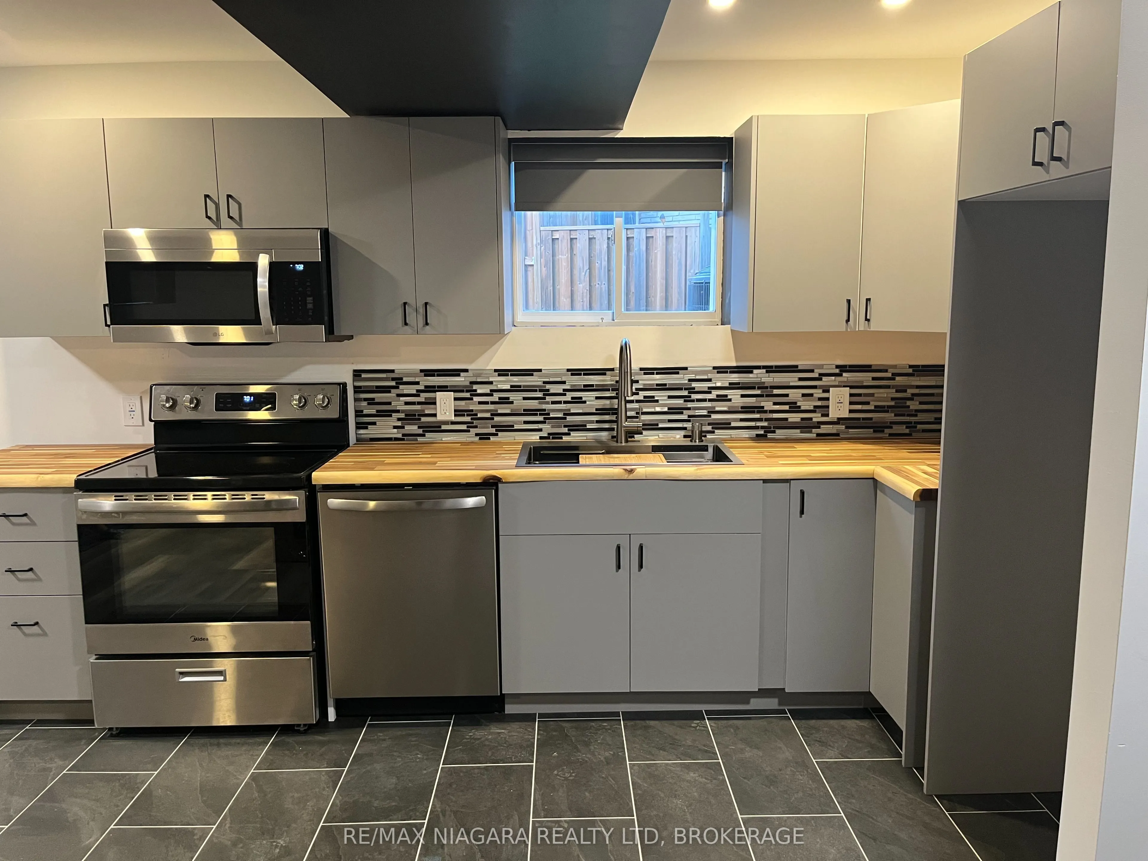 7701 Cortina Crescent, #Lower