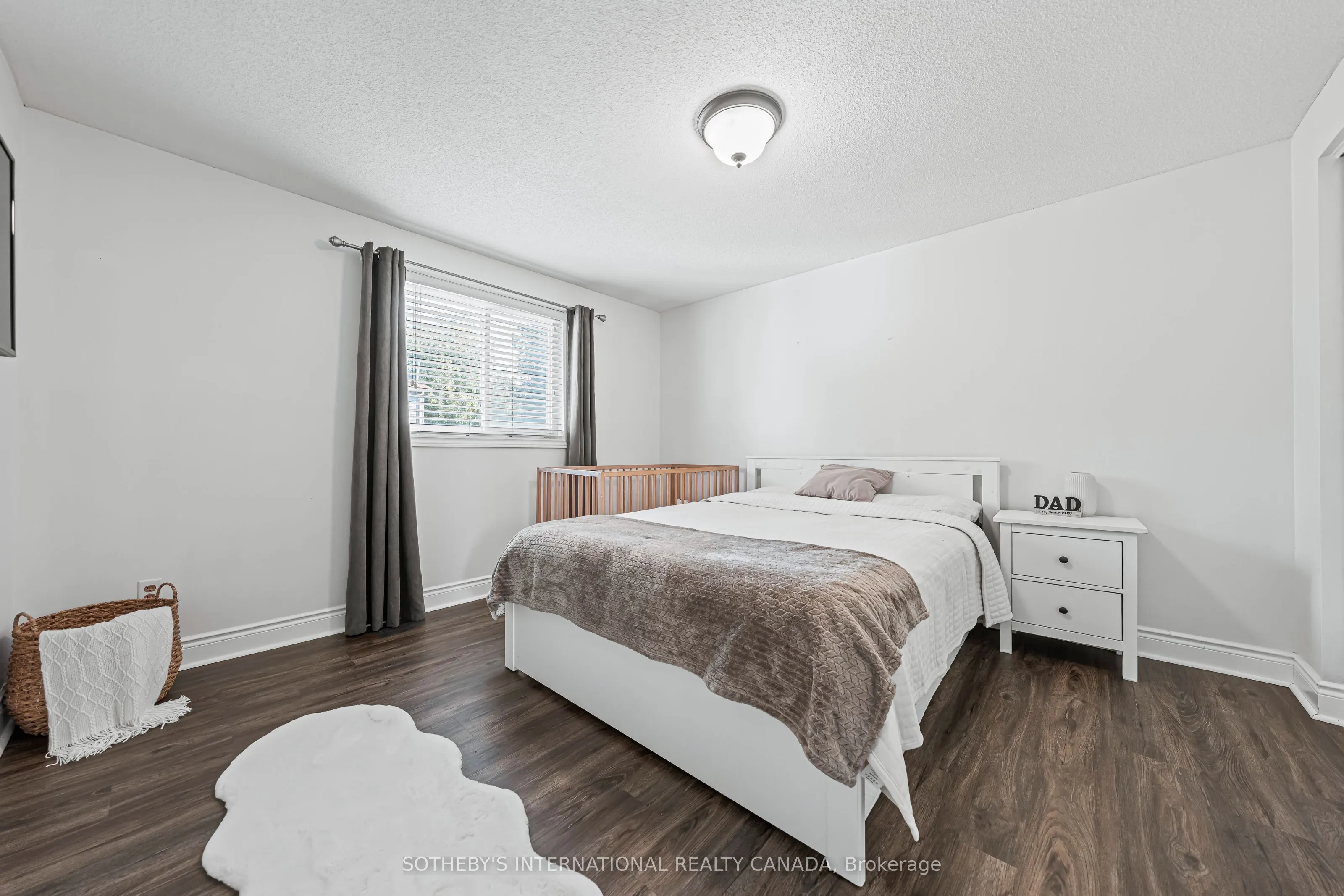 64 Glenbrook Crescent
