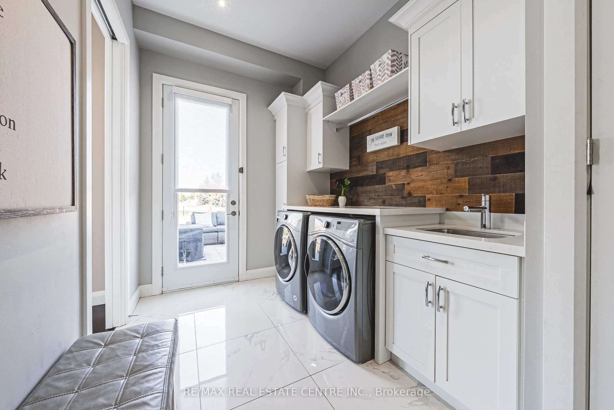 2855 Haldimand Road 9