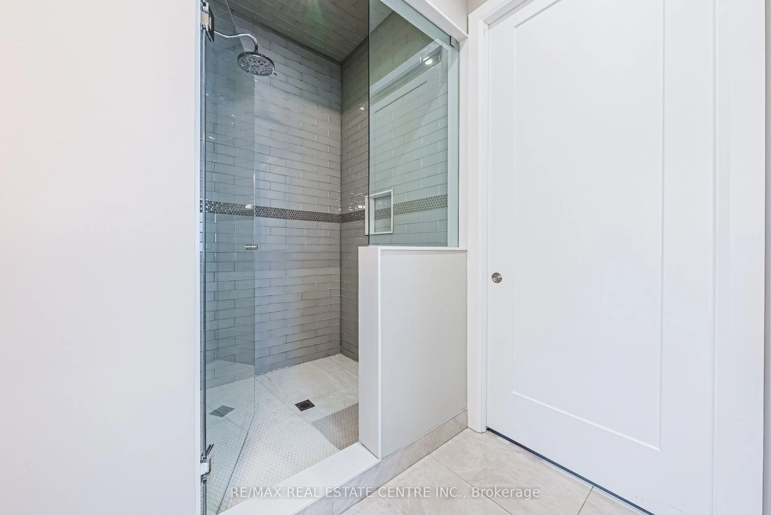 2855 Haldimand Road 9
