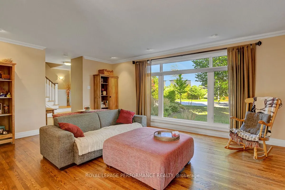 6 Sellers Way