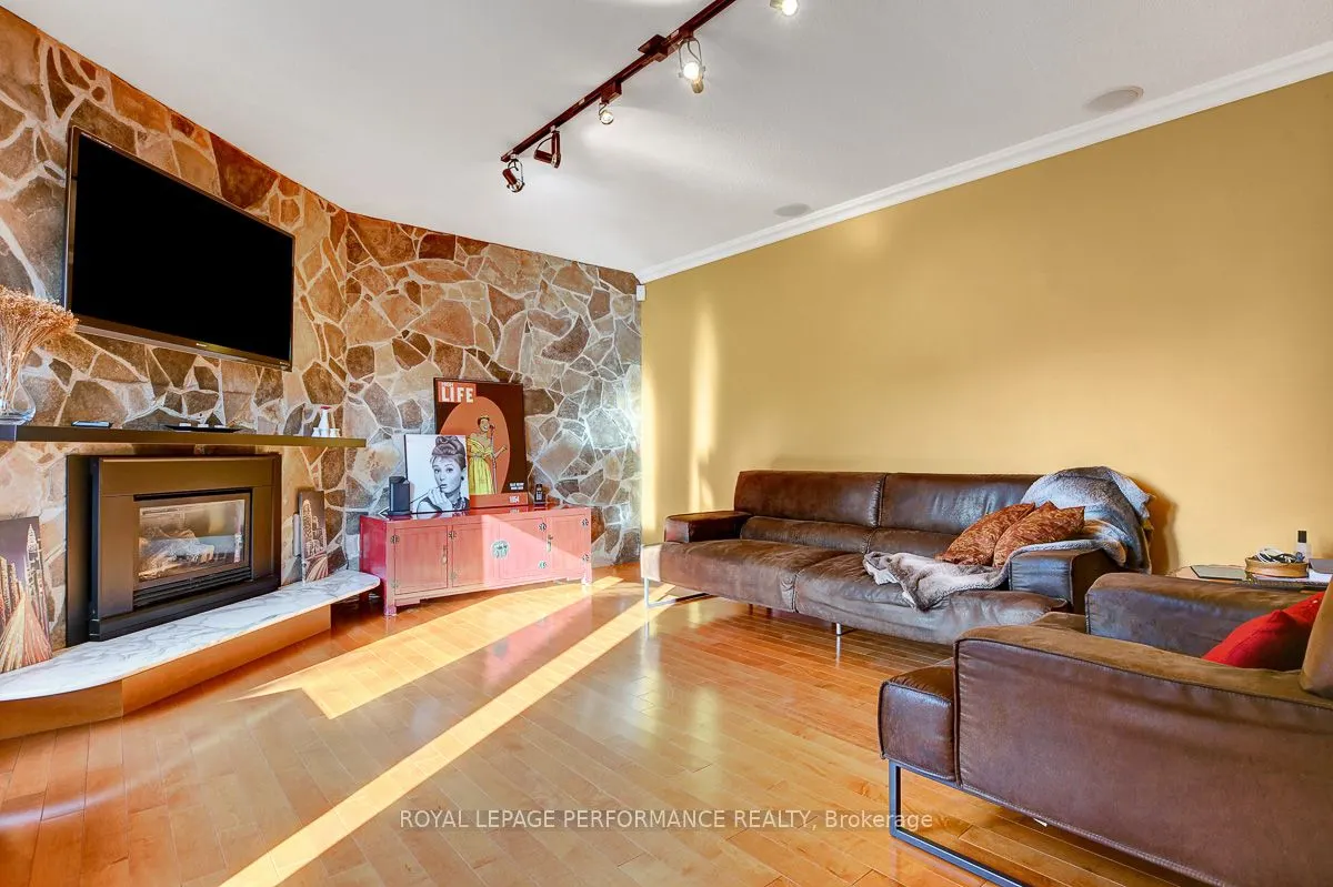 6 Sellers Way