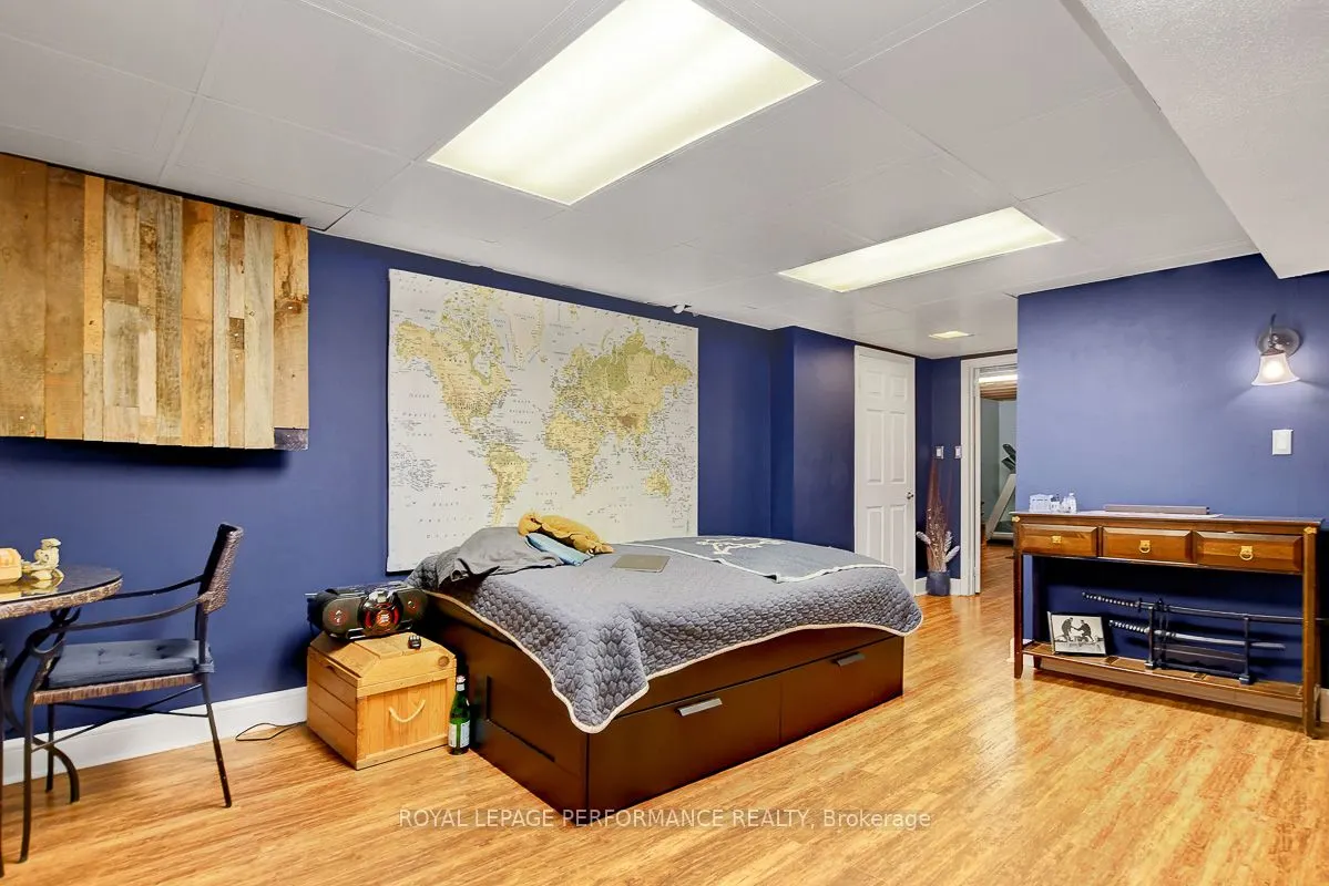 6 Sellers Way
