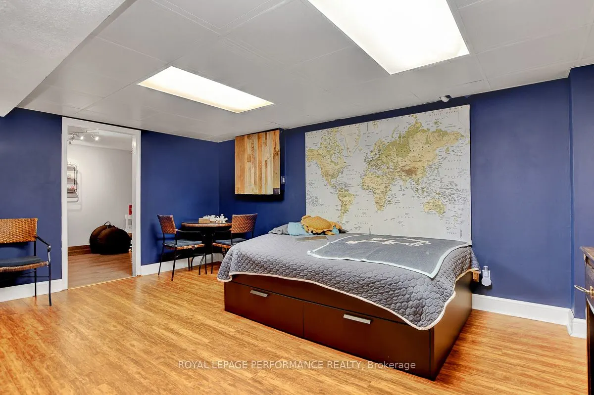 6 Sellers Way