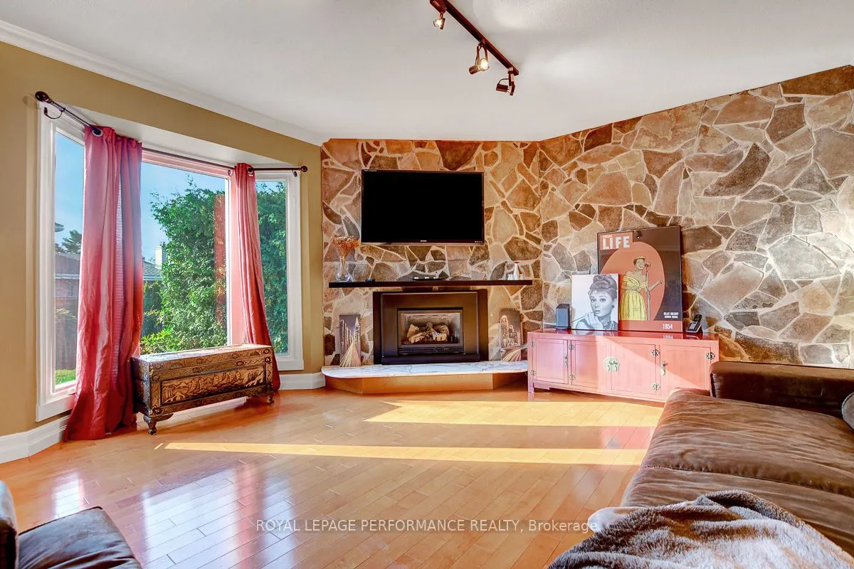 6 Sellers Way