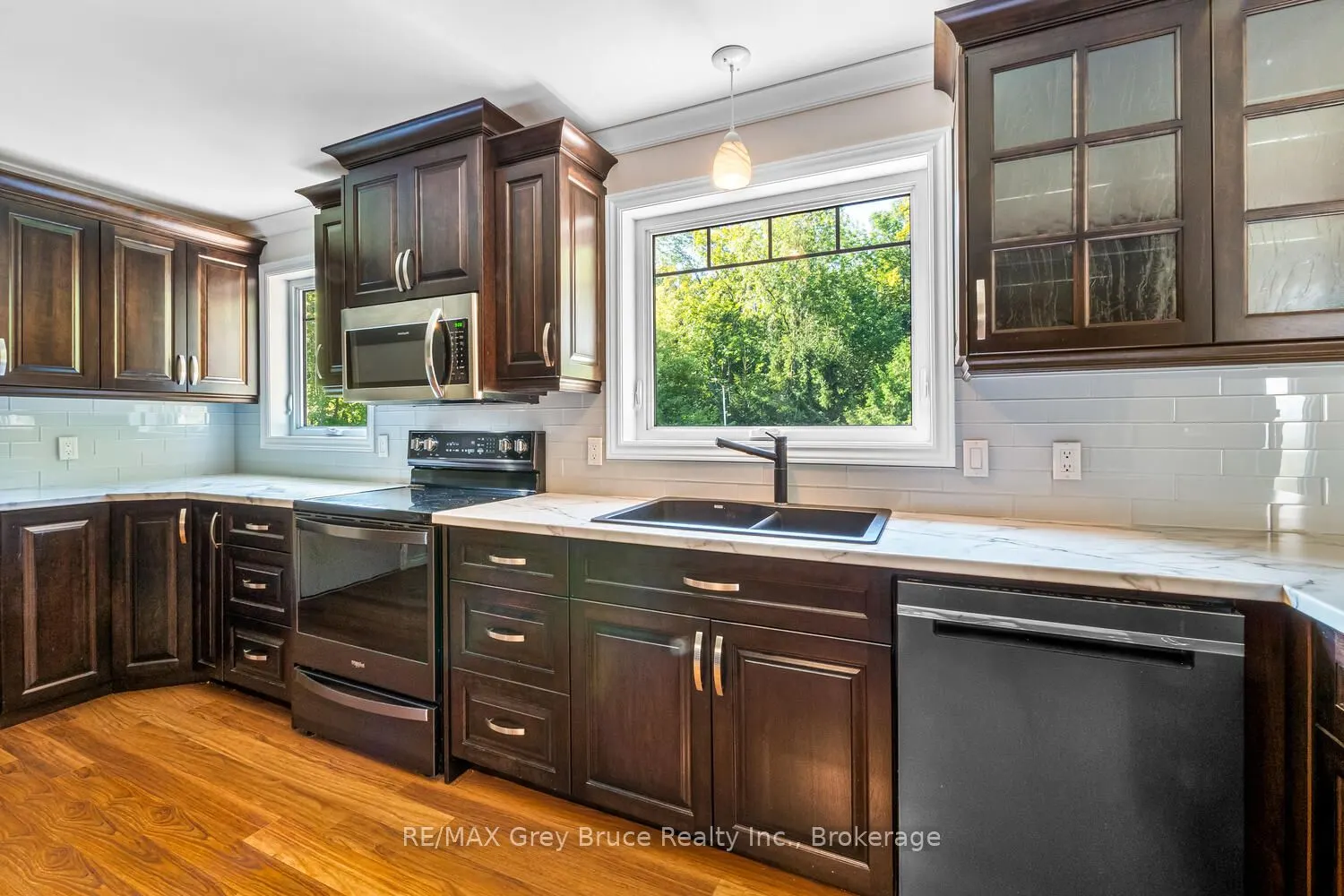 699 20TH Street W