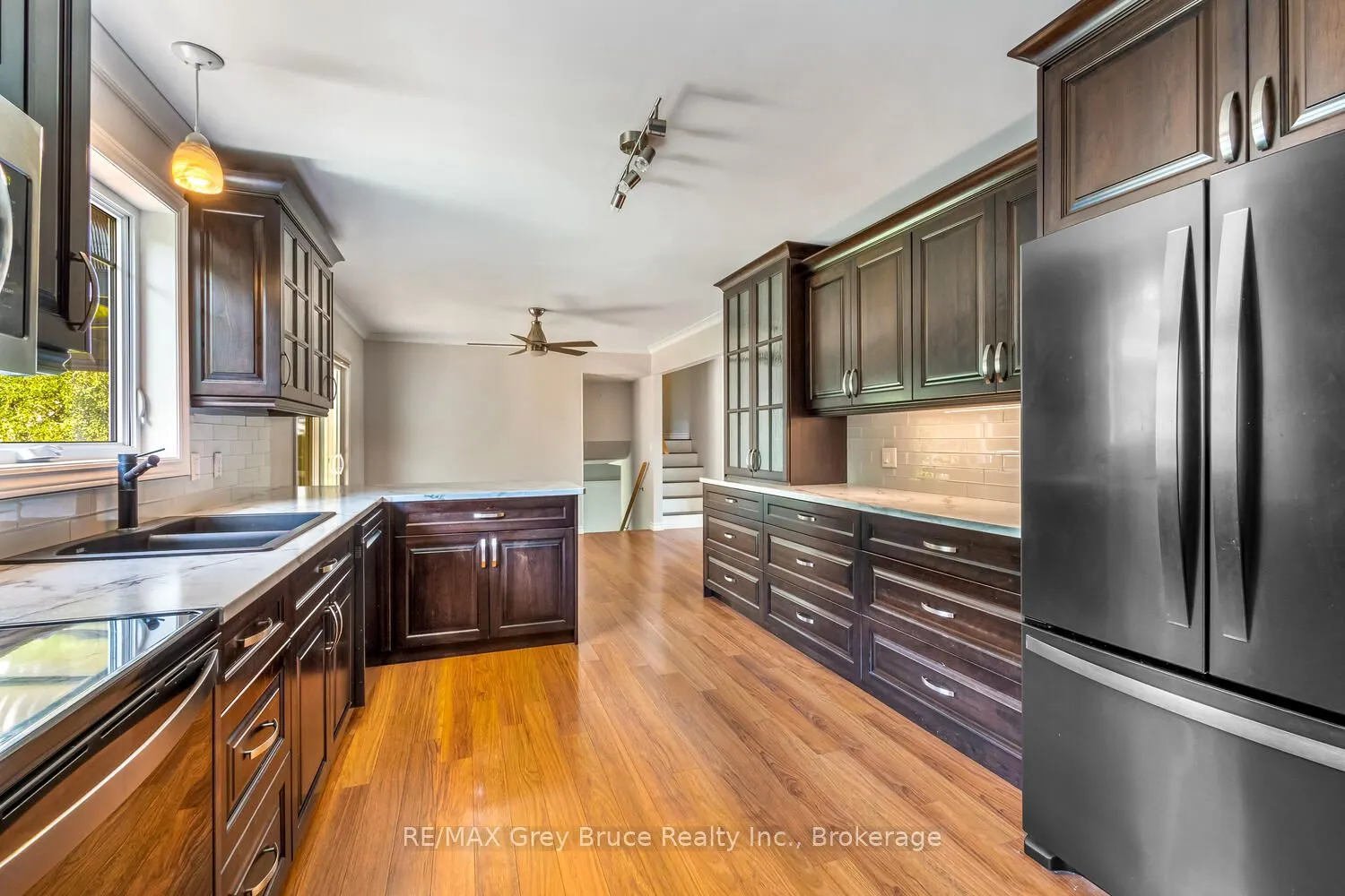 699 20TH Street W