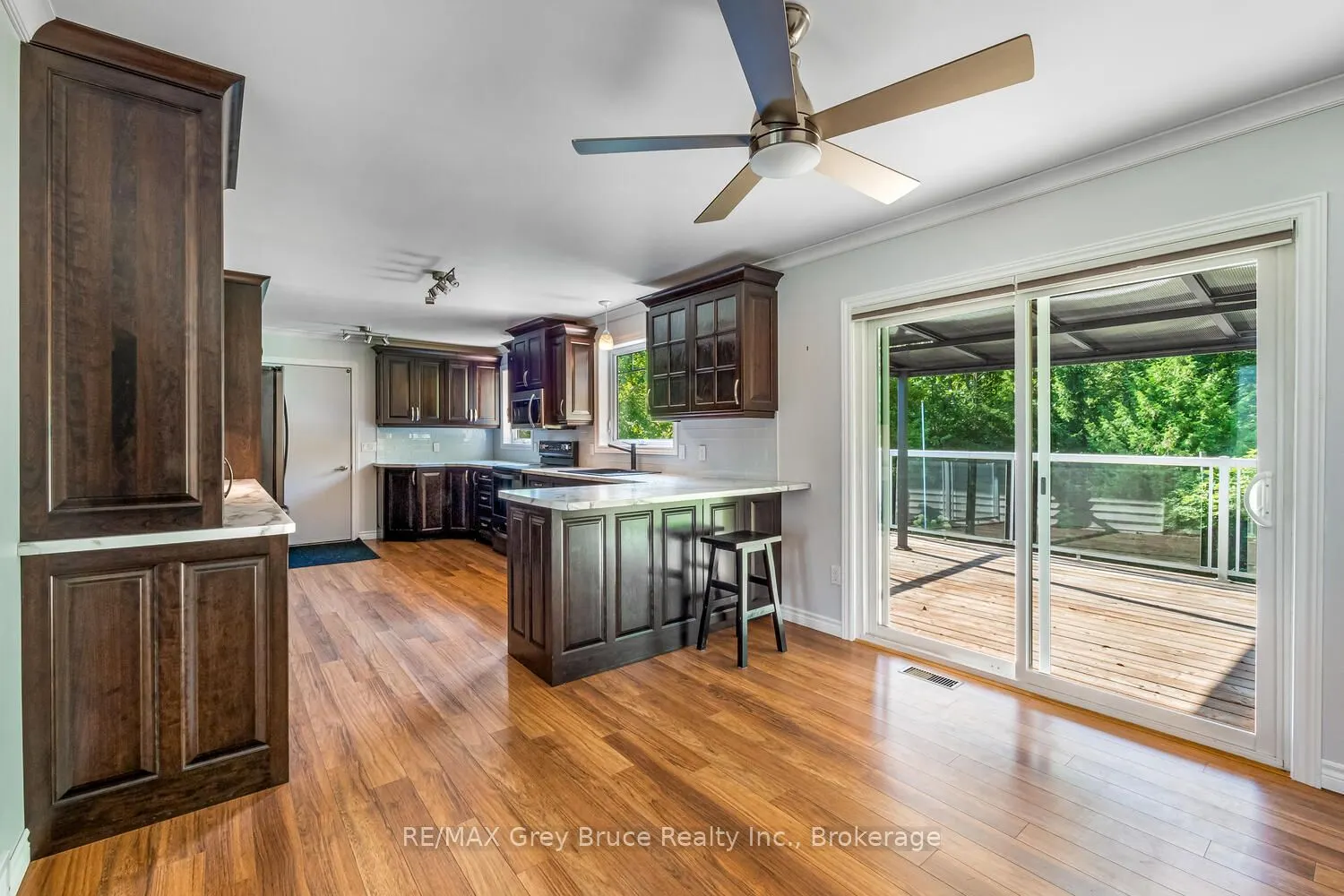 699 20TH Street W