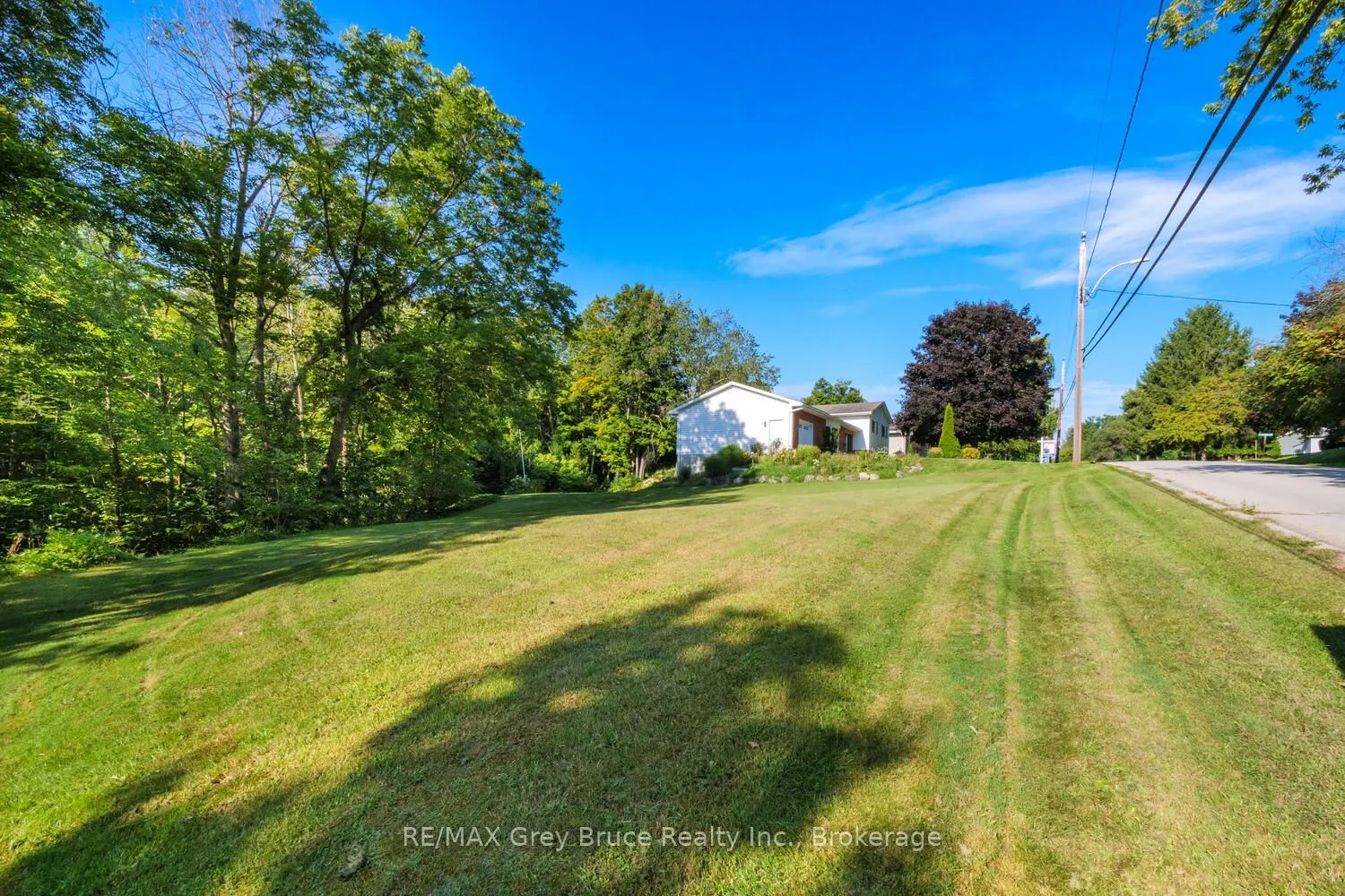 699 20TH Street W