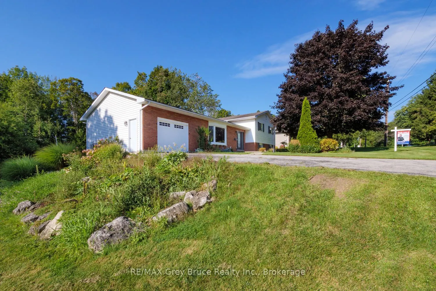 699 20TH Street W