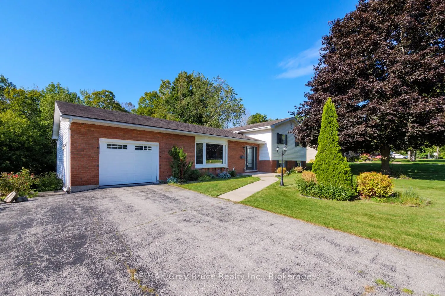 699 20TH Street W