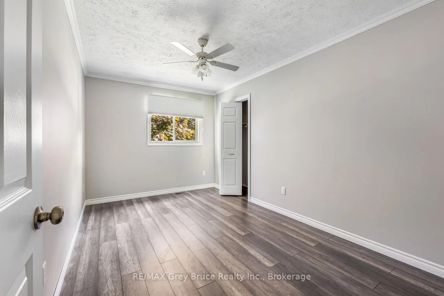 699 20TH Street W