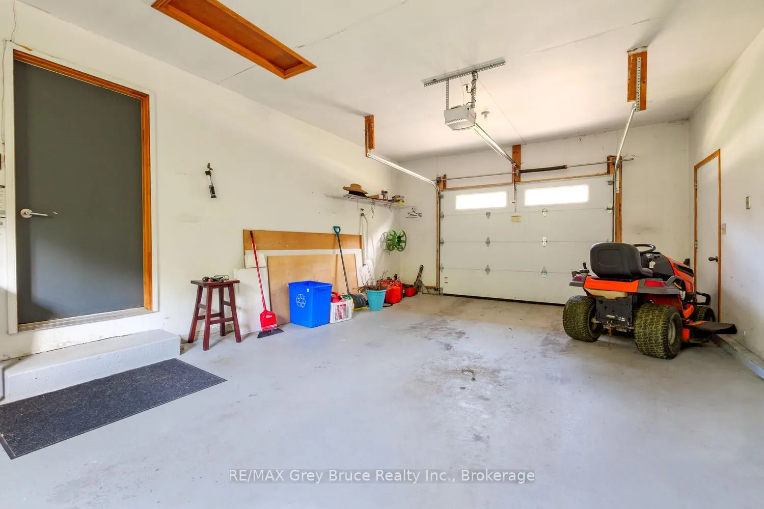 699 20TH Street W