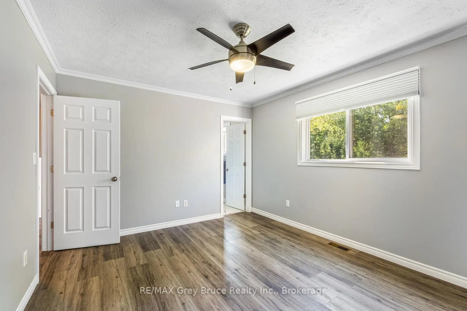 699 20TH Street W