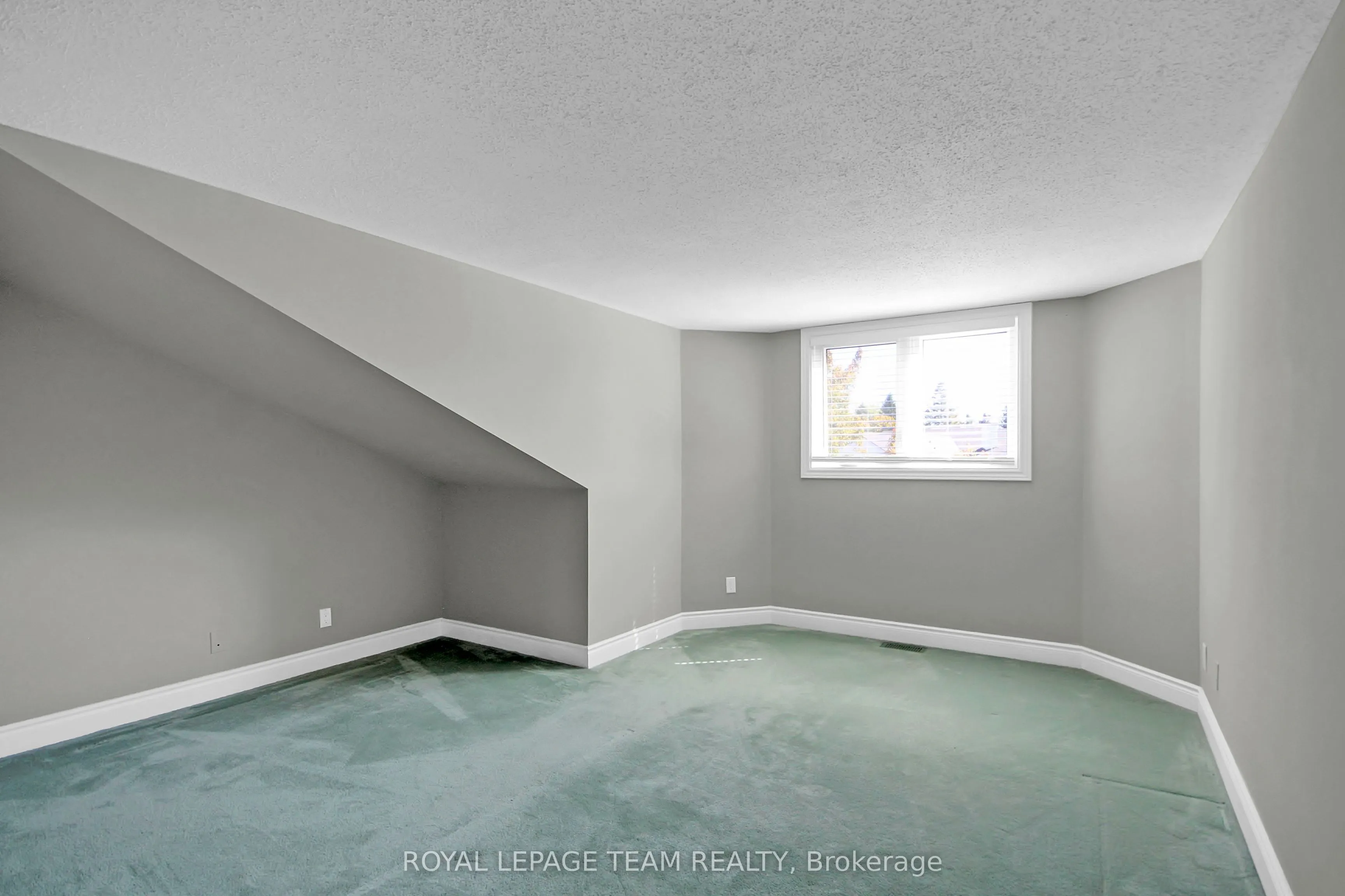 54 Innesbrook Court, #27