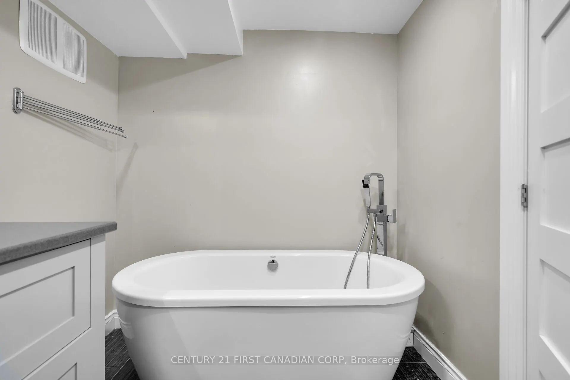 768 Franklinway Crescent