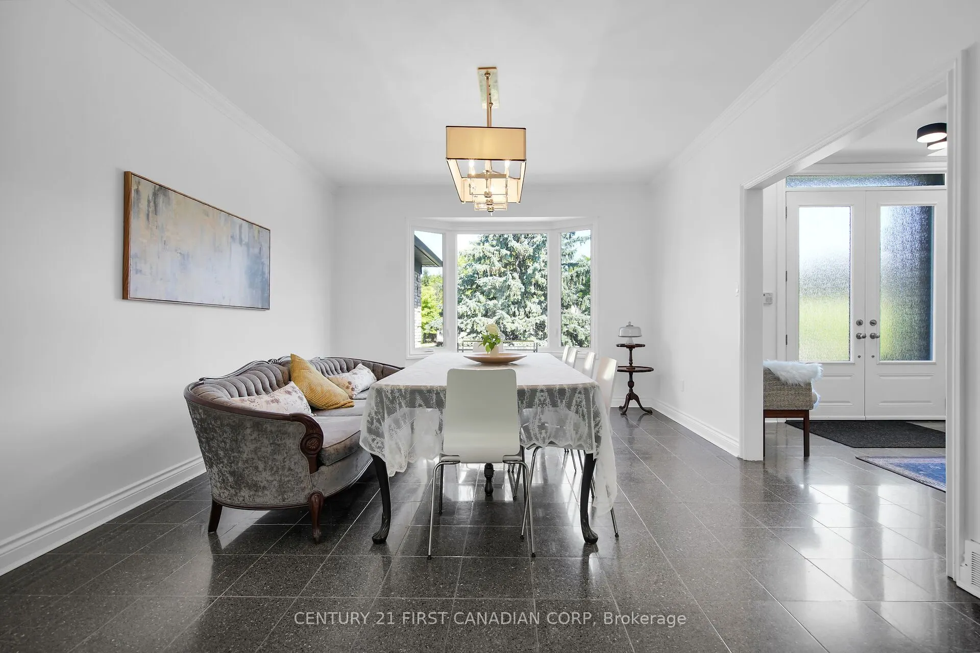 768 Franklinway Crescent