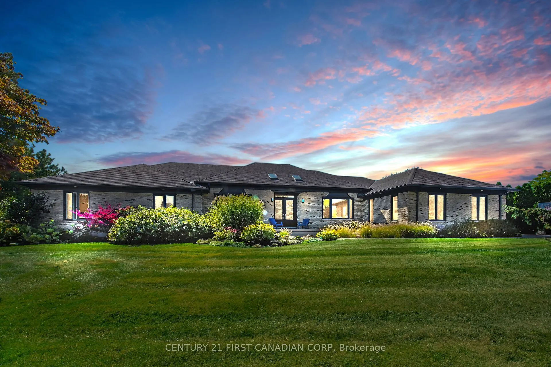768 Franklinway Crescent