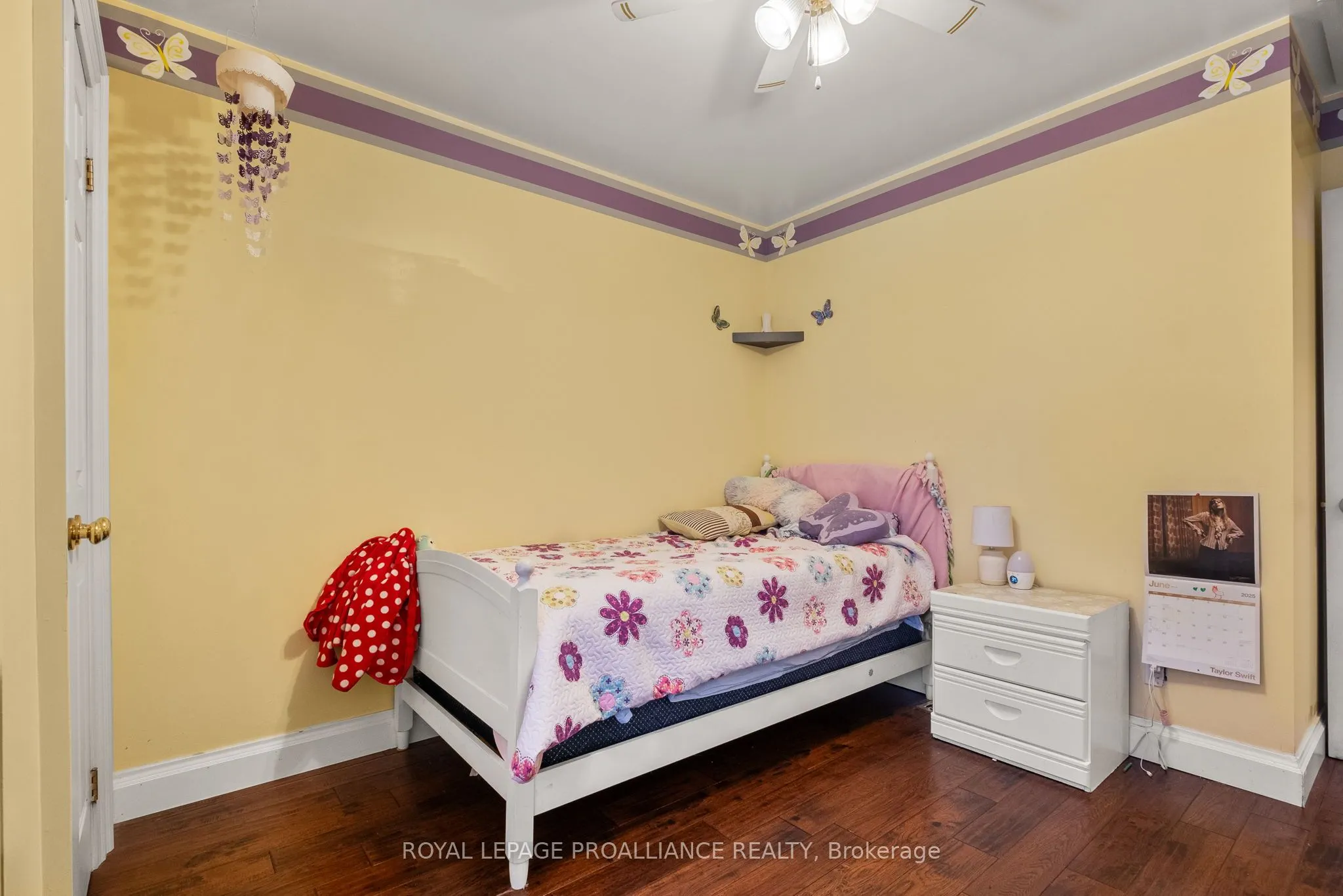 8 Oriole Crescent
