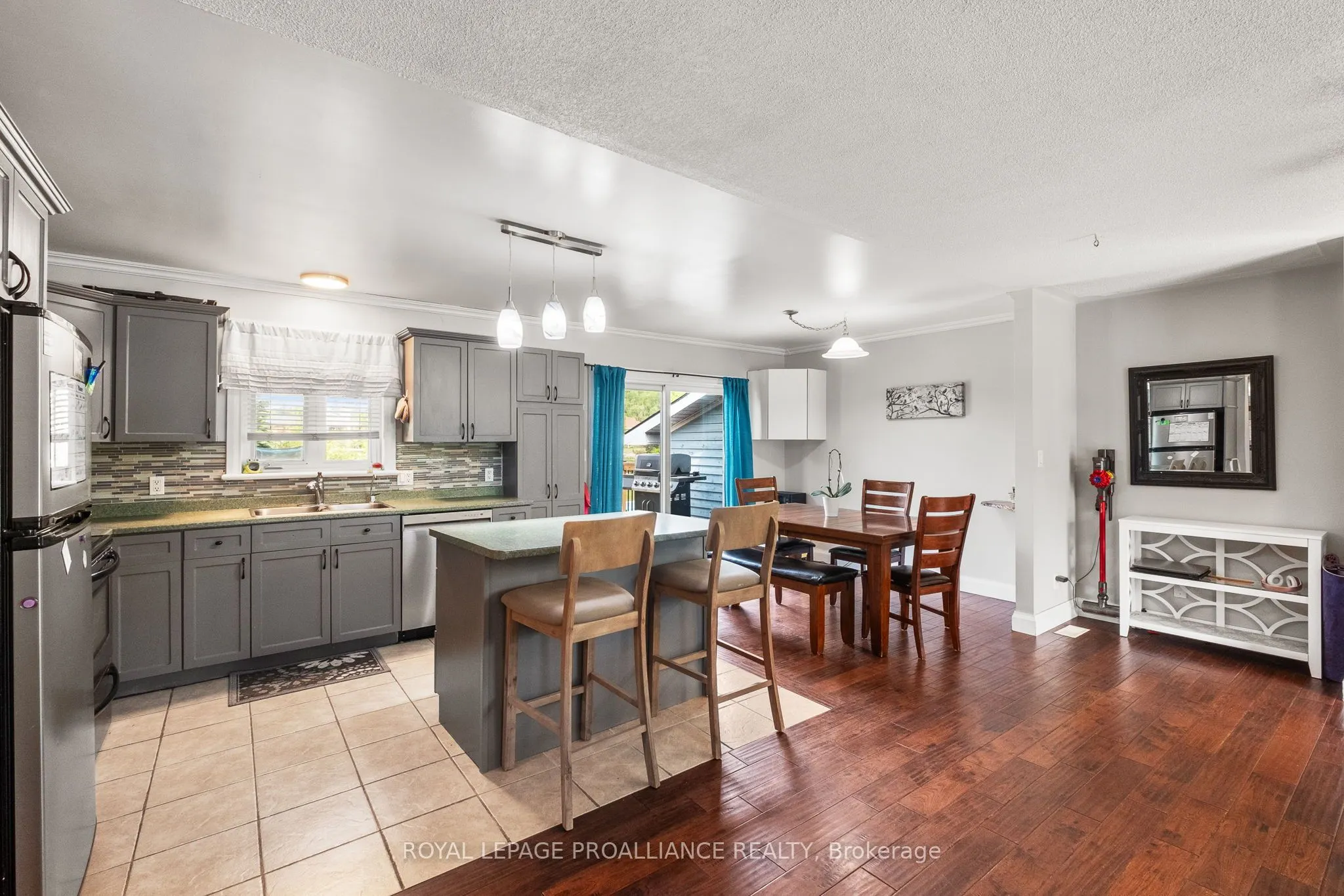 8 Oriole Crescent