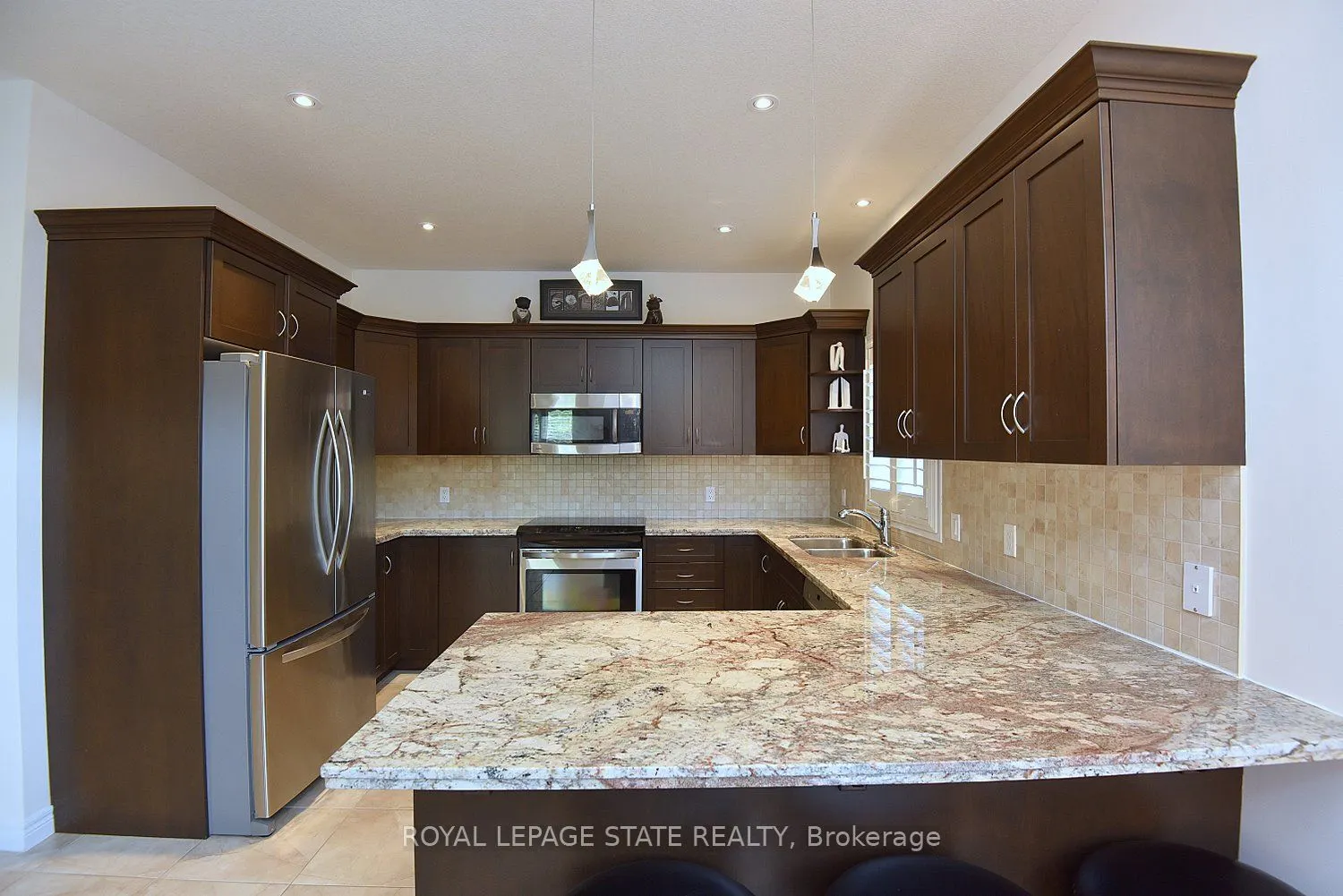 12 Degrow Crescent