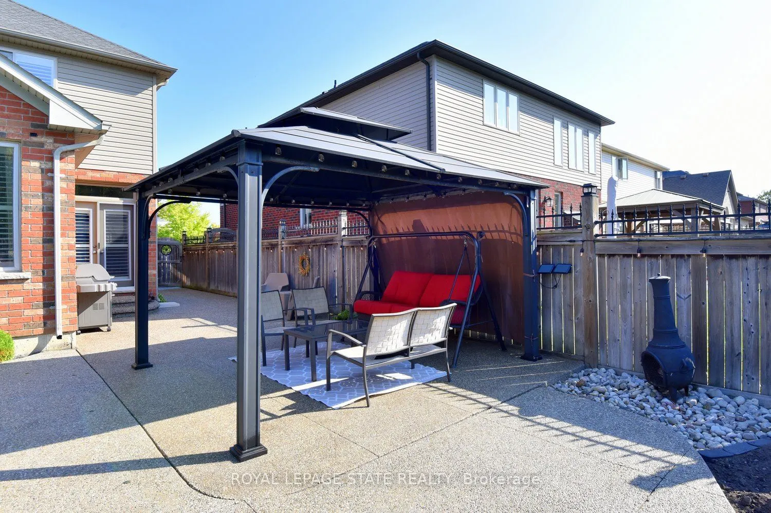 12 Degrow Crescent