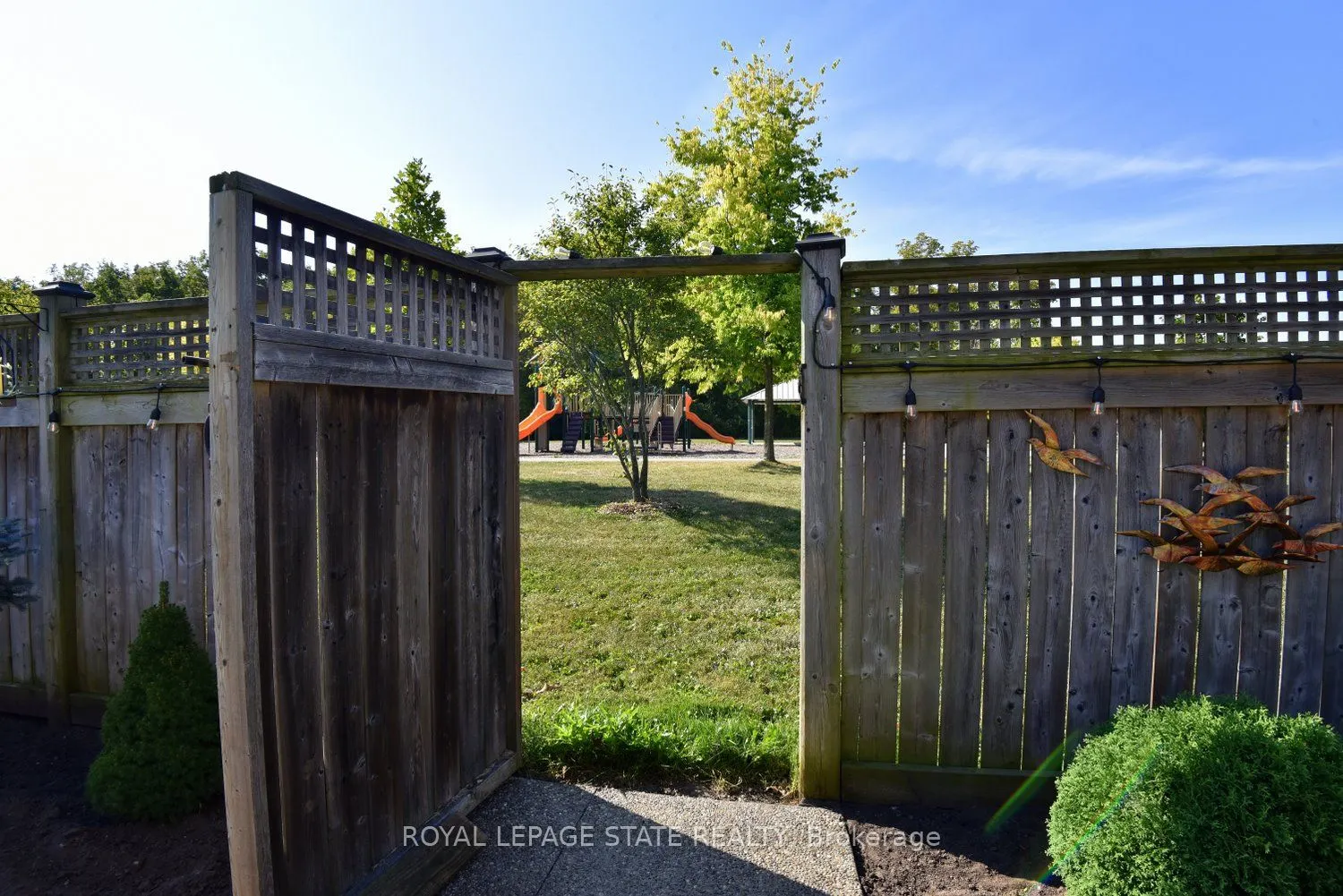 12 Degrow Crescent