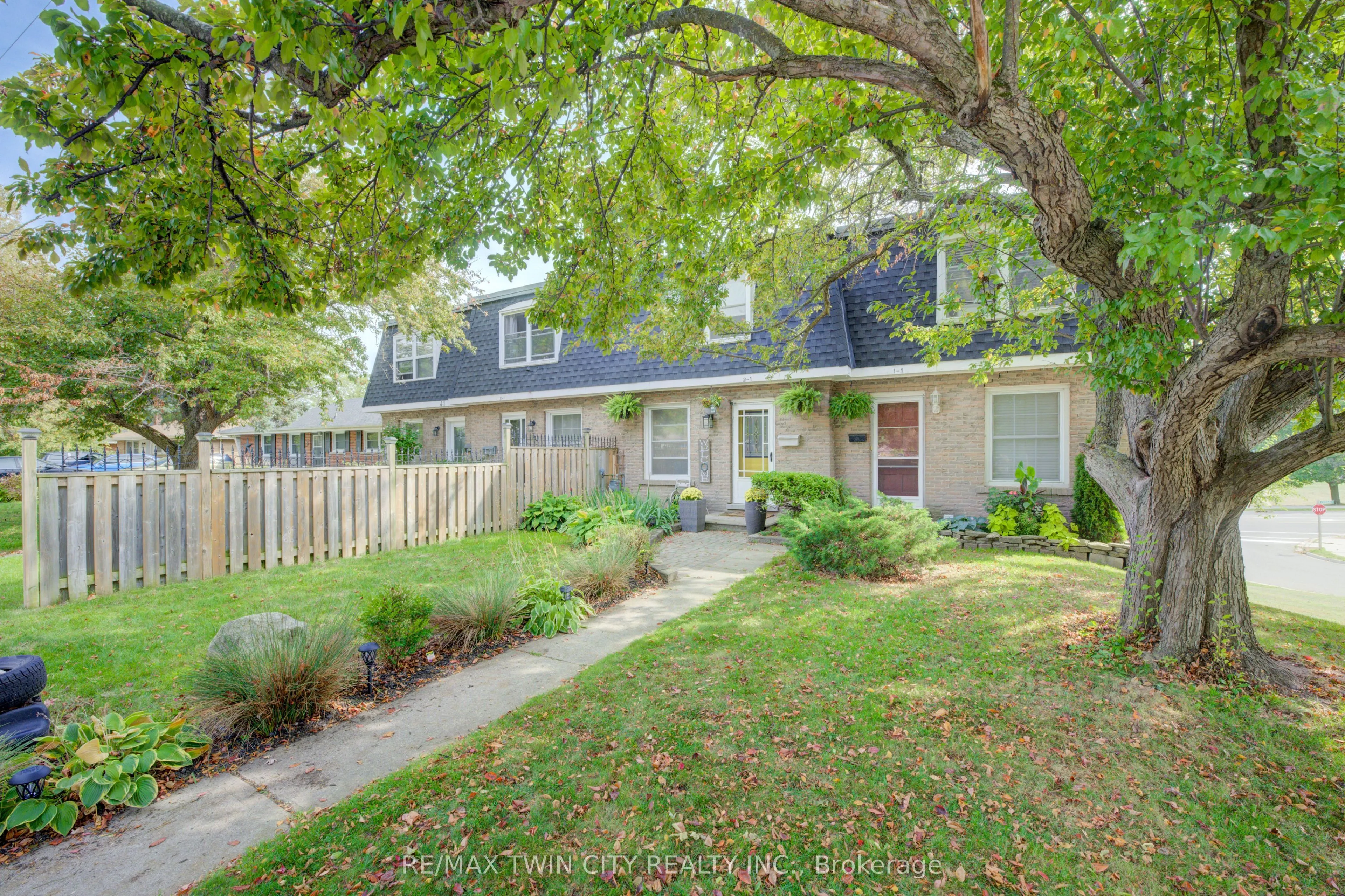 1 Donlea Drive, #2