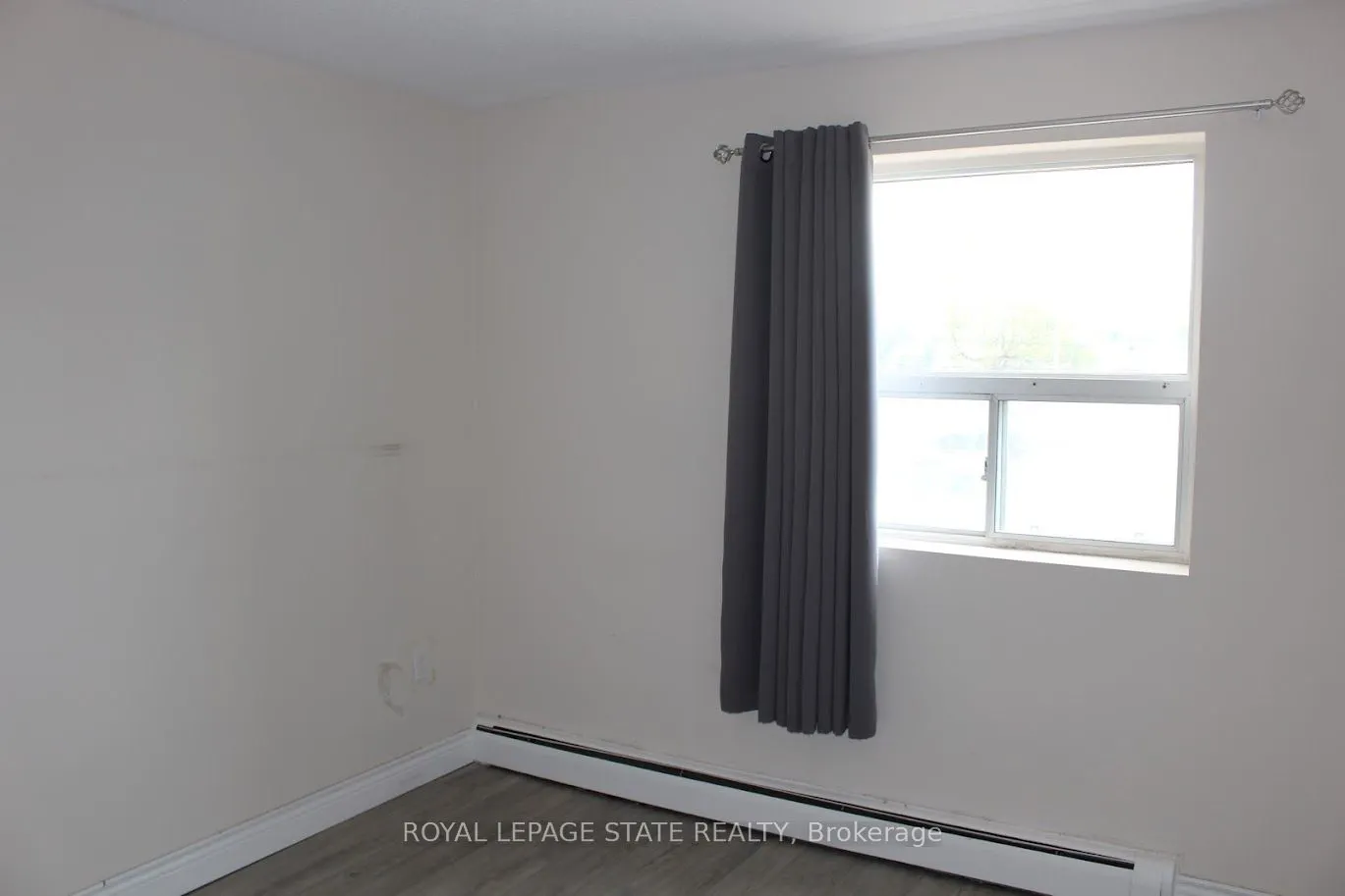 851 Queenston Road, #204