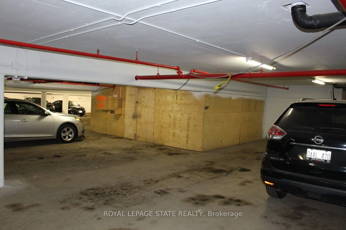 851 Queenston Road, #204