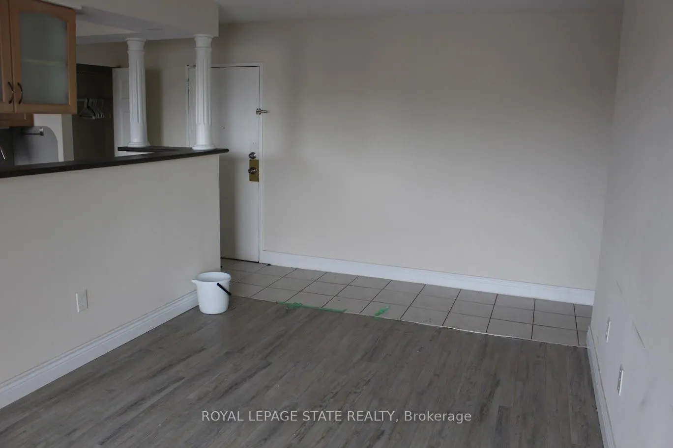 851 Queenston Road, #204