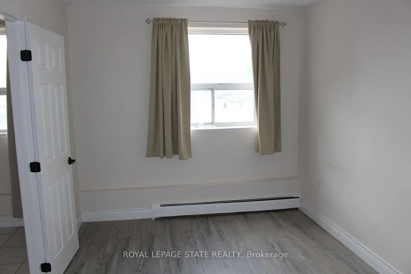 851 Queenston Road, #204