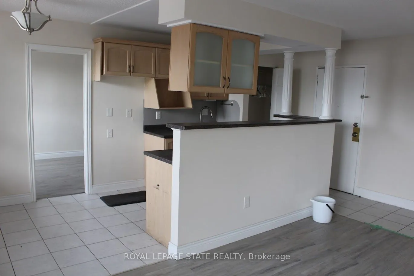 851 Queenston Road, #204