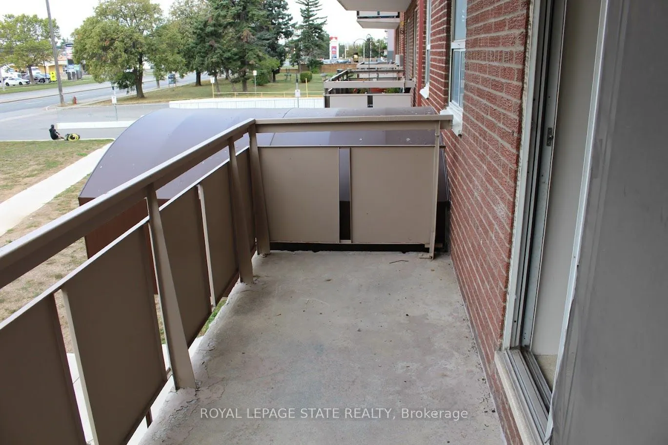 851 Queenston Road, #204