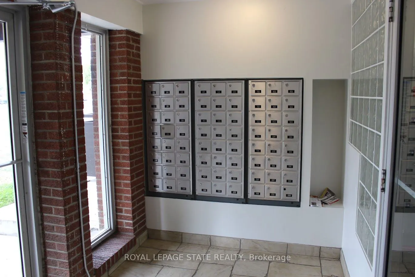 851 Queenston Road, #204