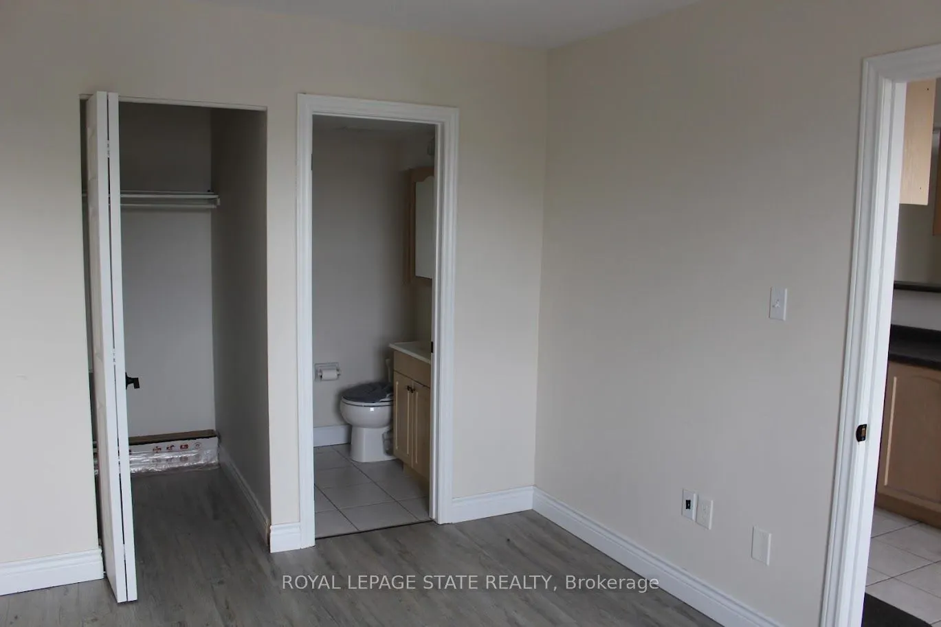 851 Queenston Road, #204