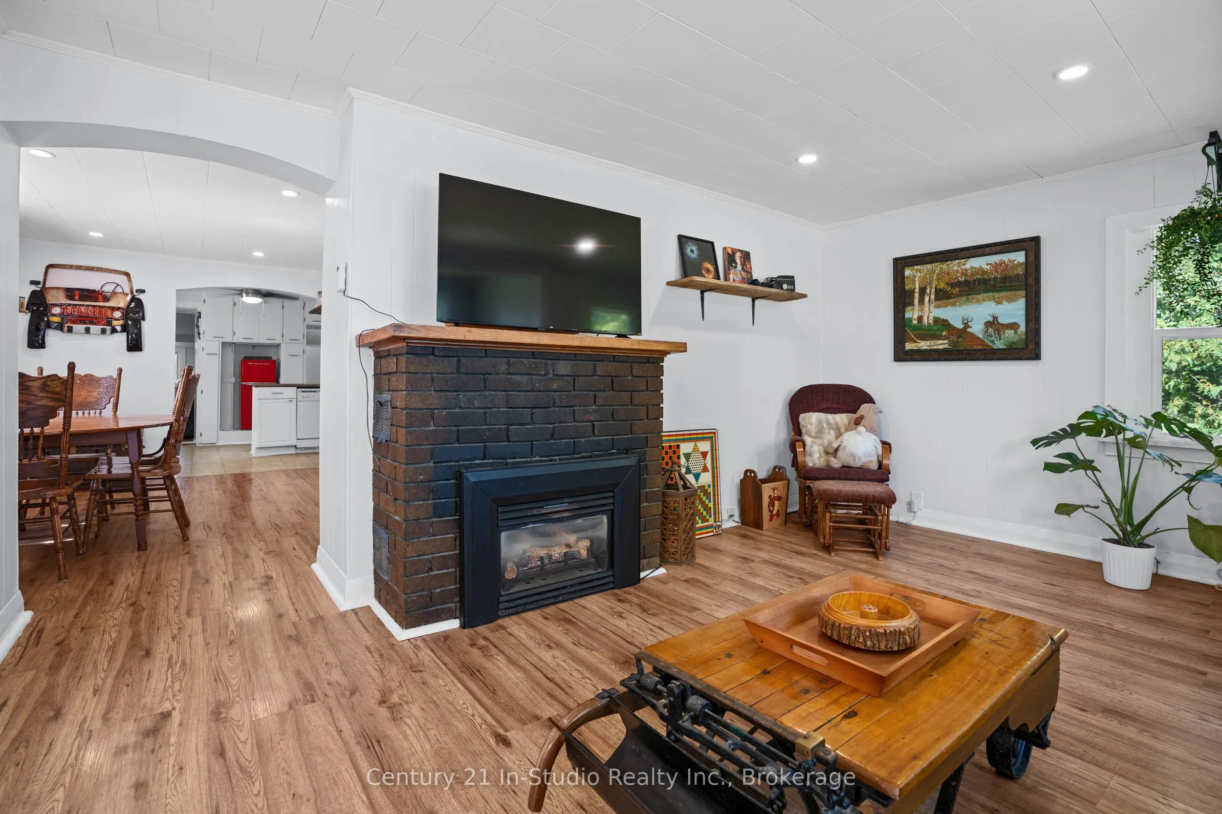 2732 3rd Avenue W
