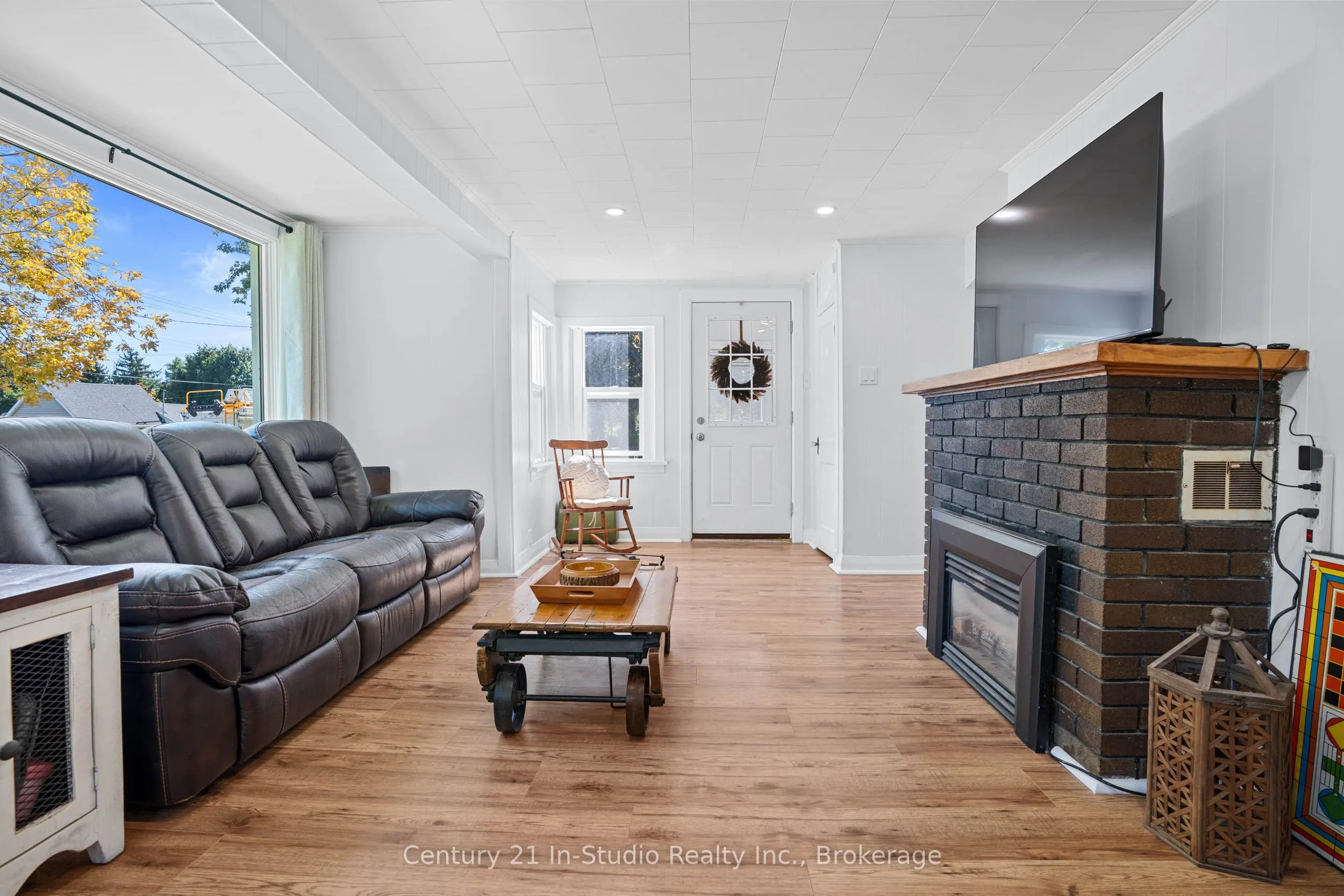 2732 3rd Avenue W