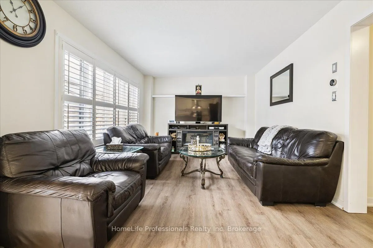 107 Pagebrook Crescent
