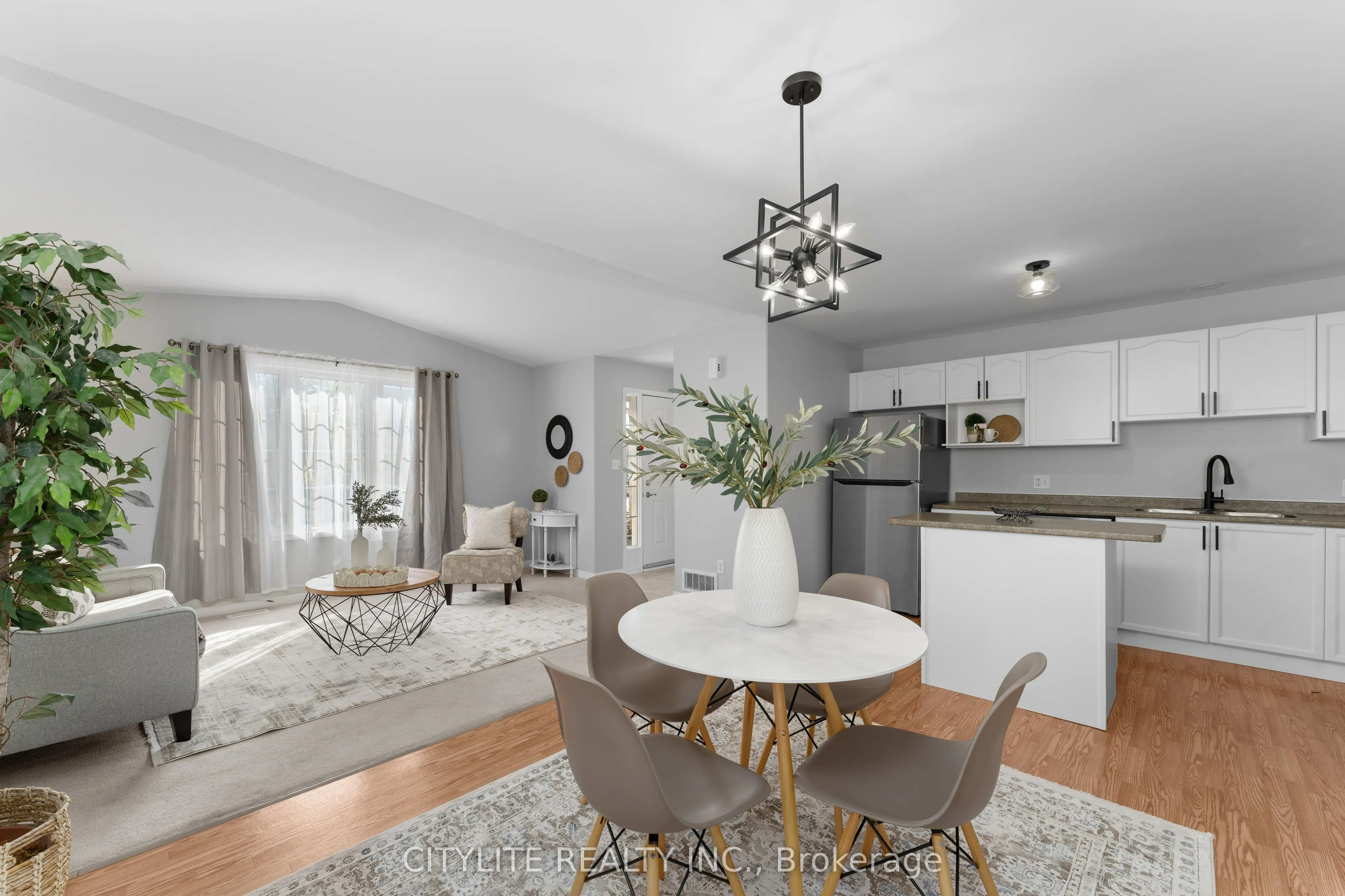 844 PEACHWOOD Street