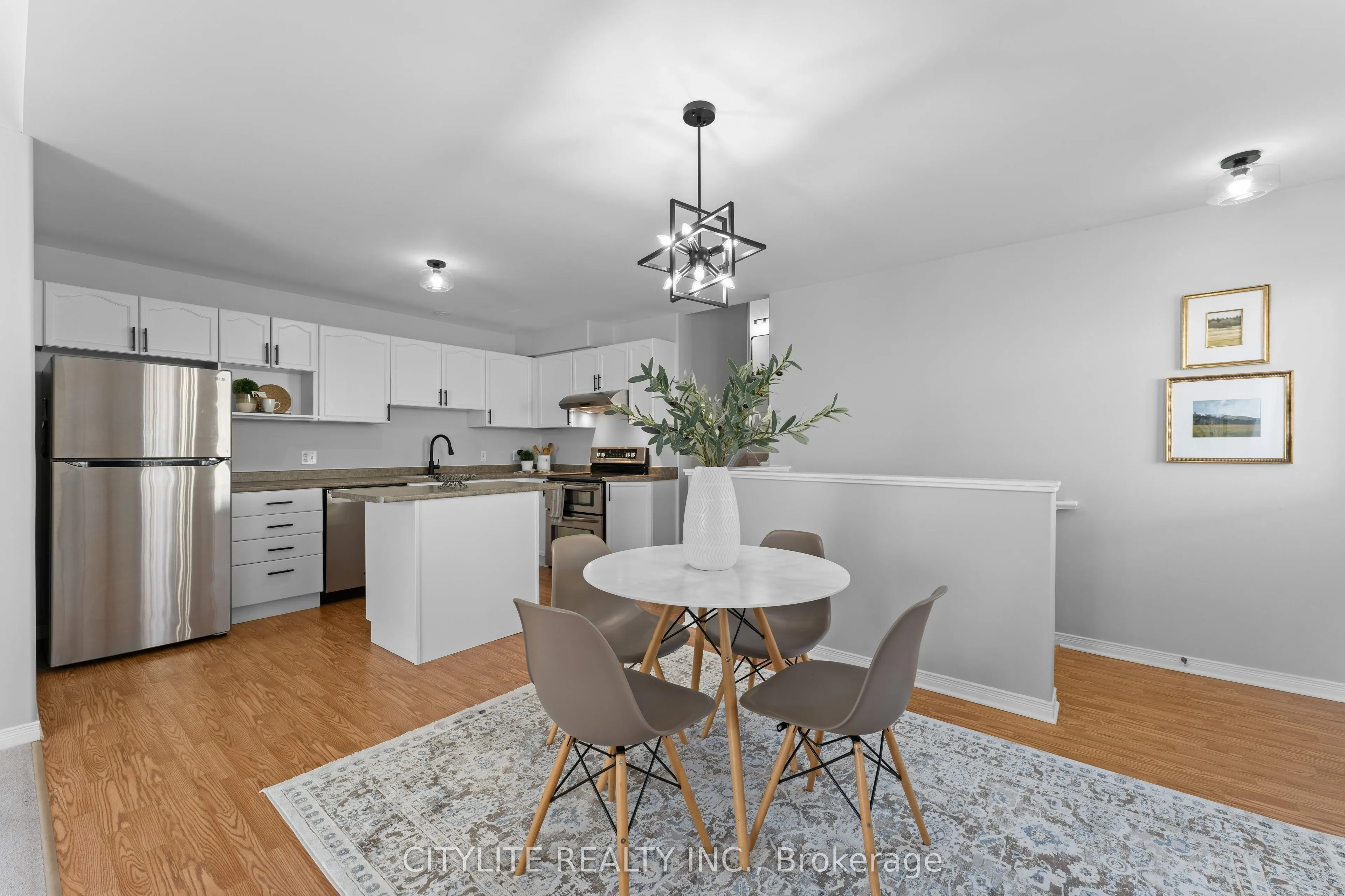 844 PEACHWOOD Street