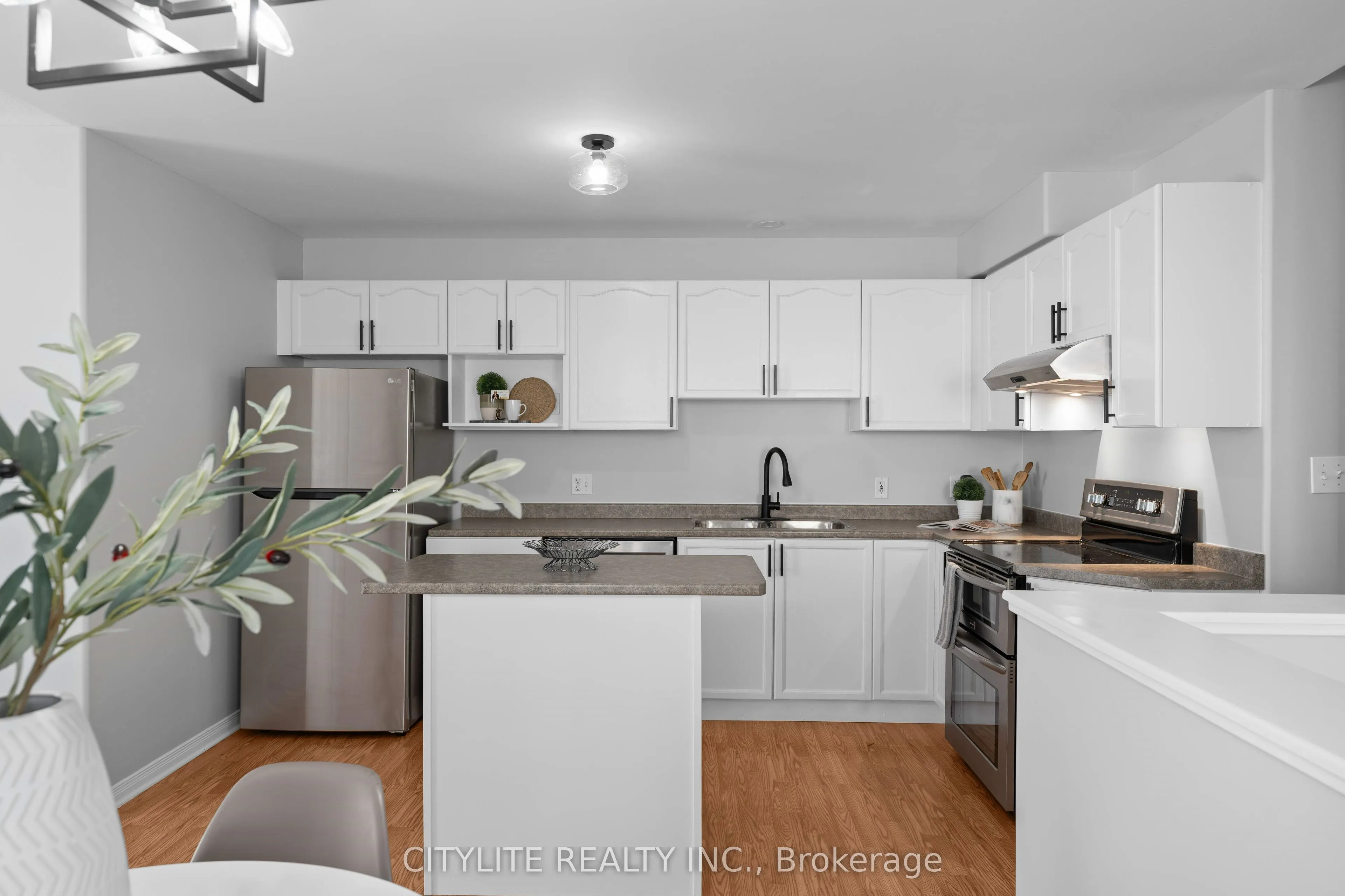 844 PEACHWOOD Street