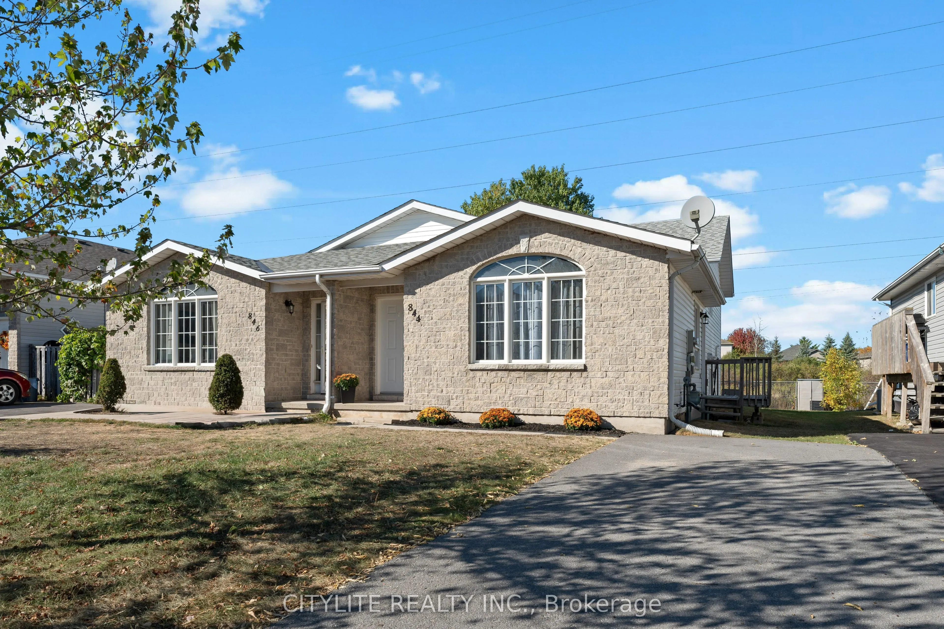 844 PEACHWOOD Street